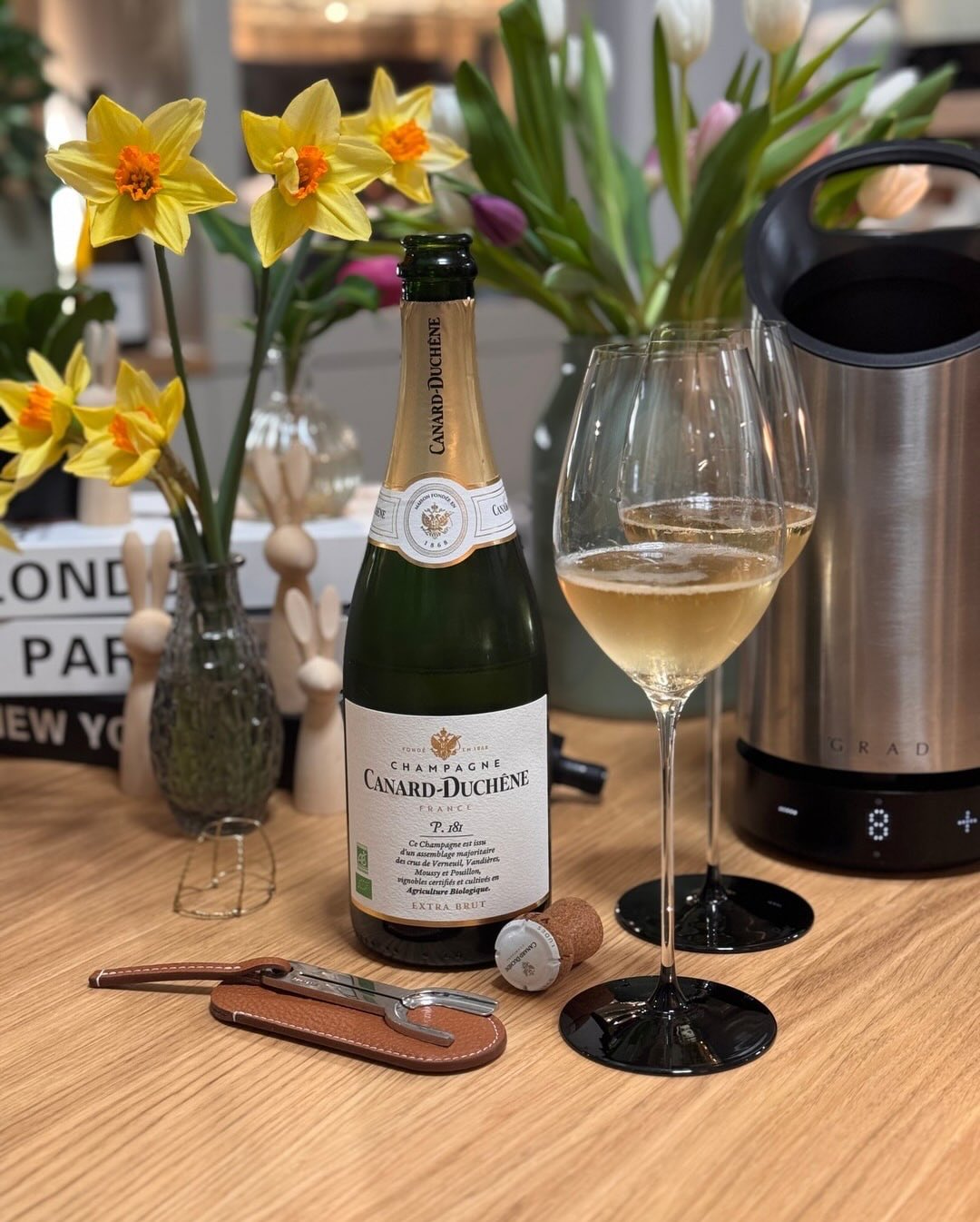 Heute schauen wir uns den P.181 von @canardduchene an - ein Bio-Champagner, der zeigt, dass nachhaltiger Weinbau und großer Geschmack perfekt…