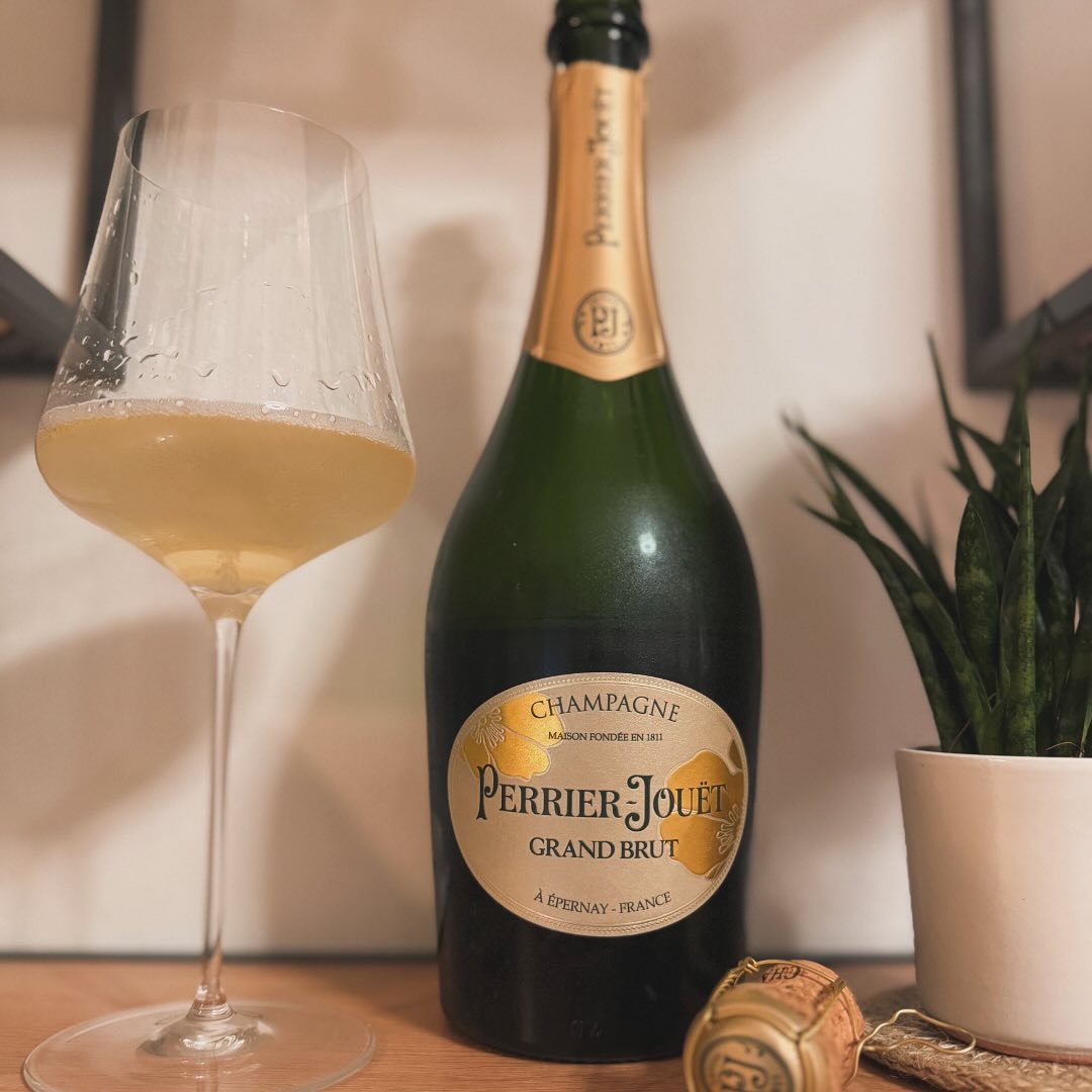 Manchmal gewinnt nicht die Mehrheit – sondern der Moment! 🥂 Ihr habt in meiner heutigen Story-Umfrage den @champagnemgmarteauxguillaume Infusion mit 50% zum klaren Favoriten ge… (3)