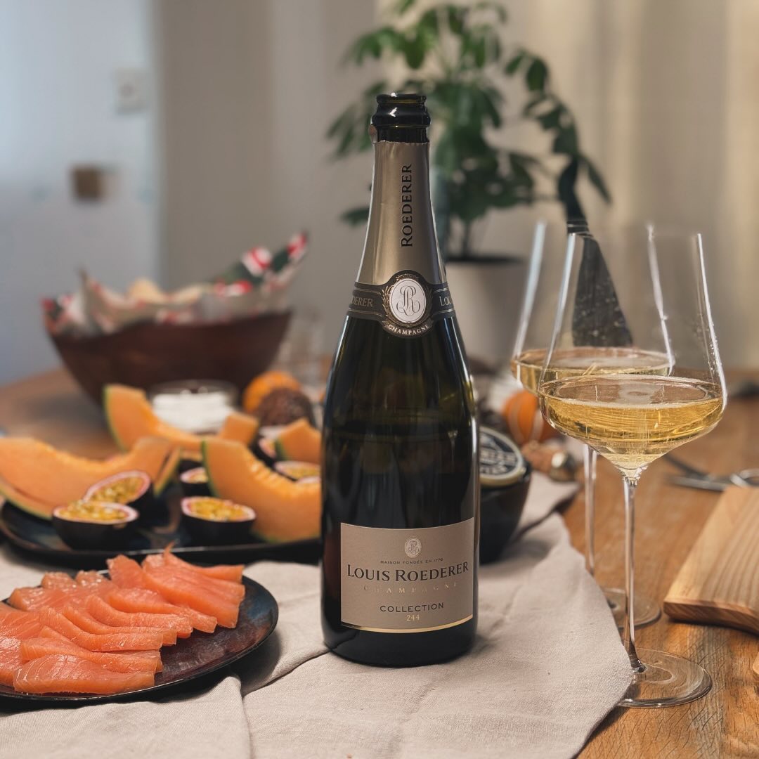 Weihnachten bedeutet für mich, besondere Momente mit außergewöhnlichem Genuss zu füllen – und heute, am 2. Weihnachtsfeiertag, haben wir das Frühstück noch einmal so richtig gen… (1)