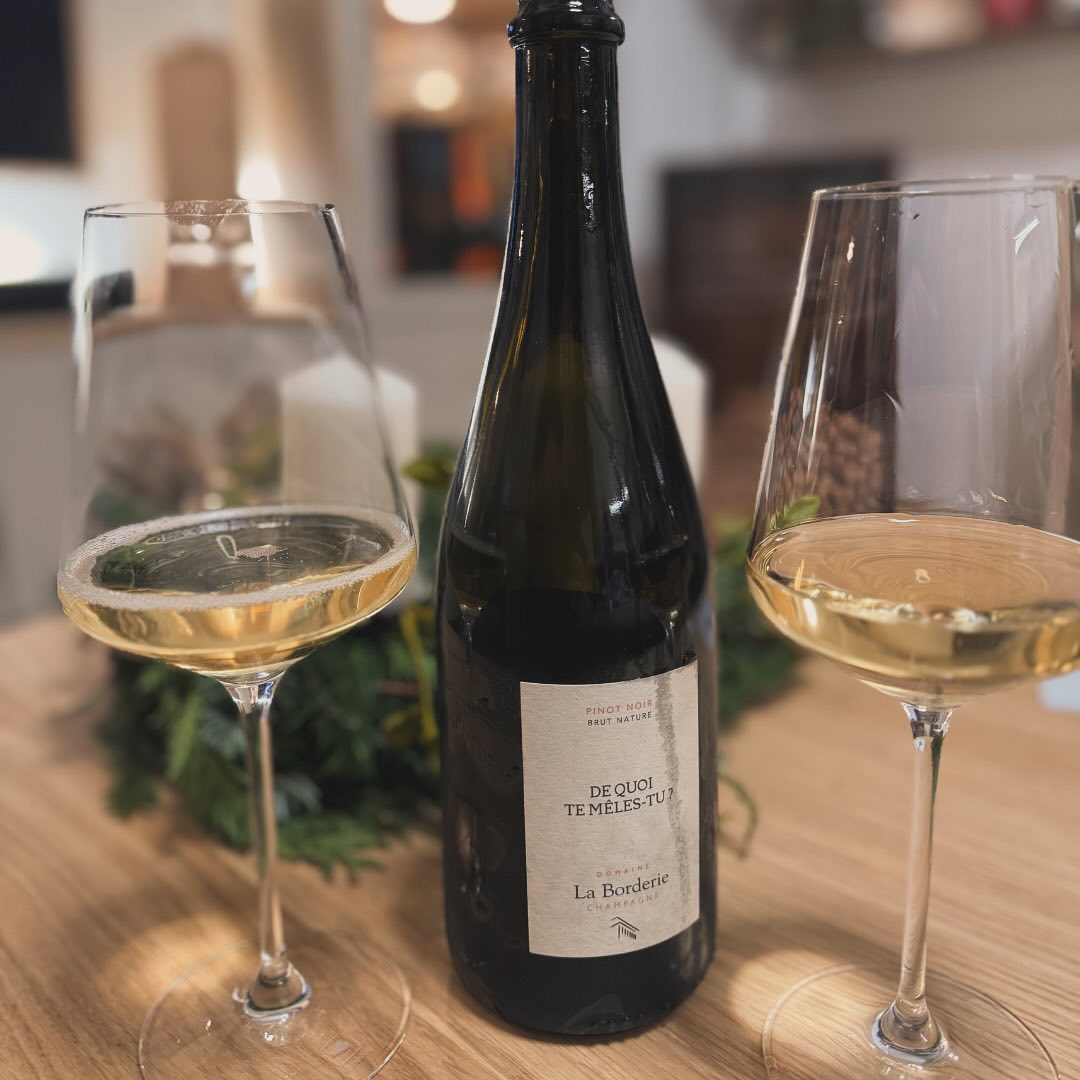 Ende November war bei uns – wie jedes Jahr – eine besonders hektische Zeit. Mitten in diesem Trubel haben meine Frau und ich diesen großartigen @champagnelaborderie - De Quoi Te… (1)