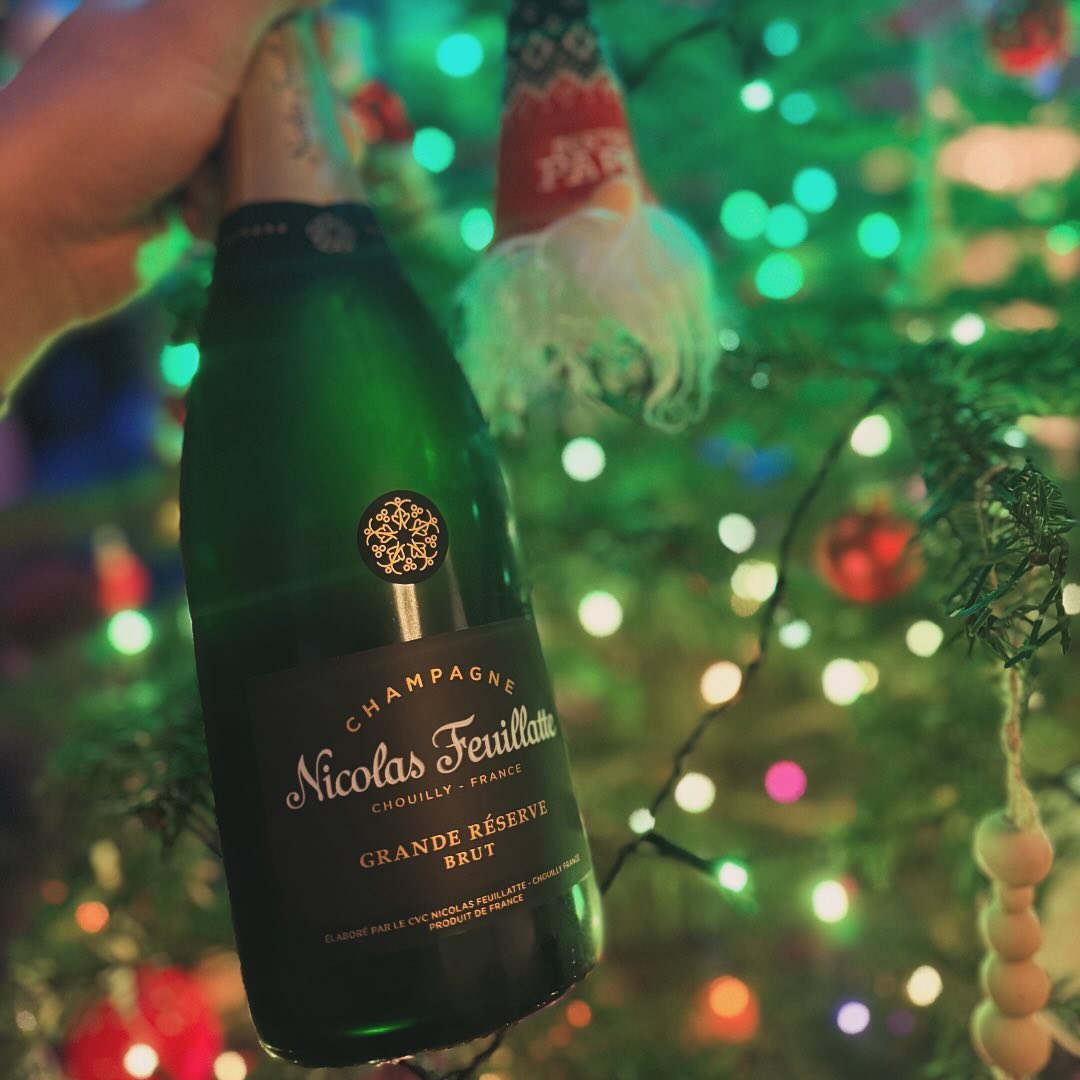 Am 13. Dezember 2024 habe ich mir abends den @nicolasfeuillatte - Grande Réserve Brut eingeschenkt. Kein besonderer Anlass, einfach Lust auf ein Glas Champagner – und dieser hat… (2)