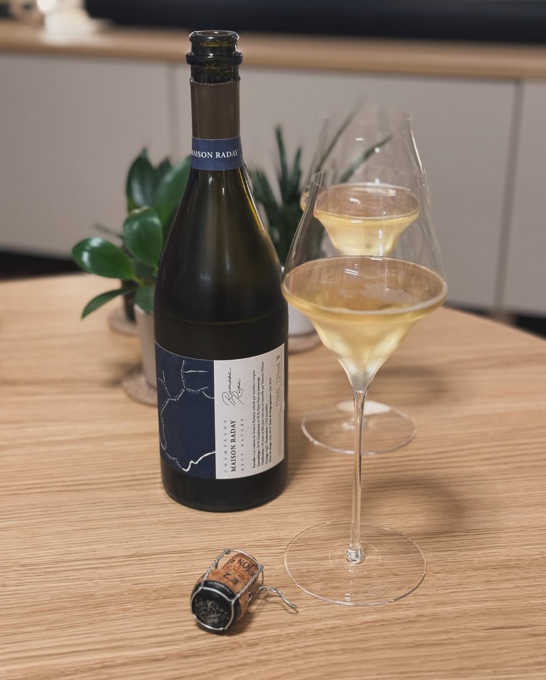 Gestern habe ich noch eine Flasche geöffnet, bei der ich mir nicht sicher bin, ob ich sie nochmal bekommen werde. Maison Raday – Ramosa Ripa. Ein Champagner, der nicht nur mit s… (3)