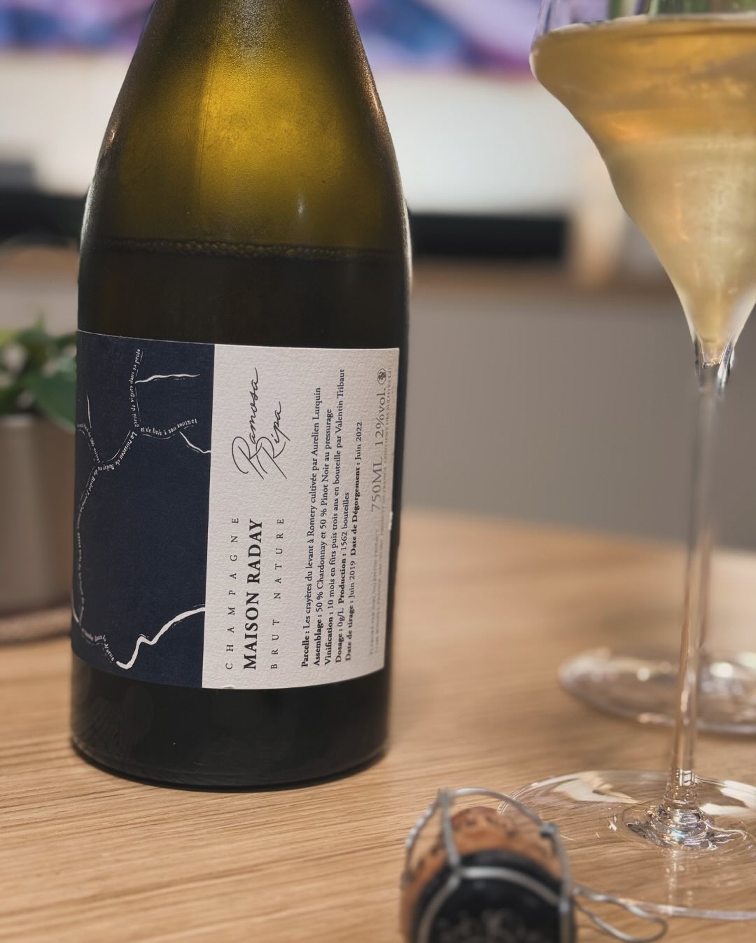Gestern habe ich noch eine Flasche geöffnet, bei der ich mir nicht sicher bin, ob ich sie nochmal bekommen werde. Maison Raday – Ramosa Ripa. Ein Champagner, der nicht nur mit s… (4)