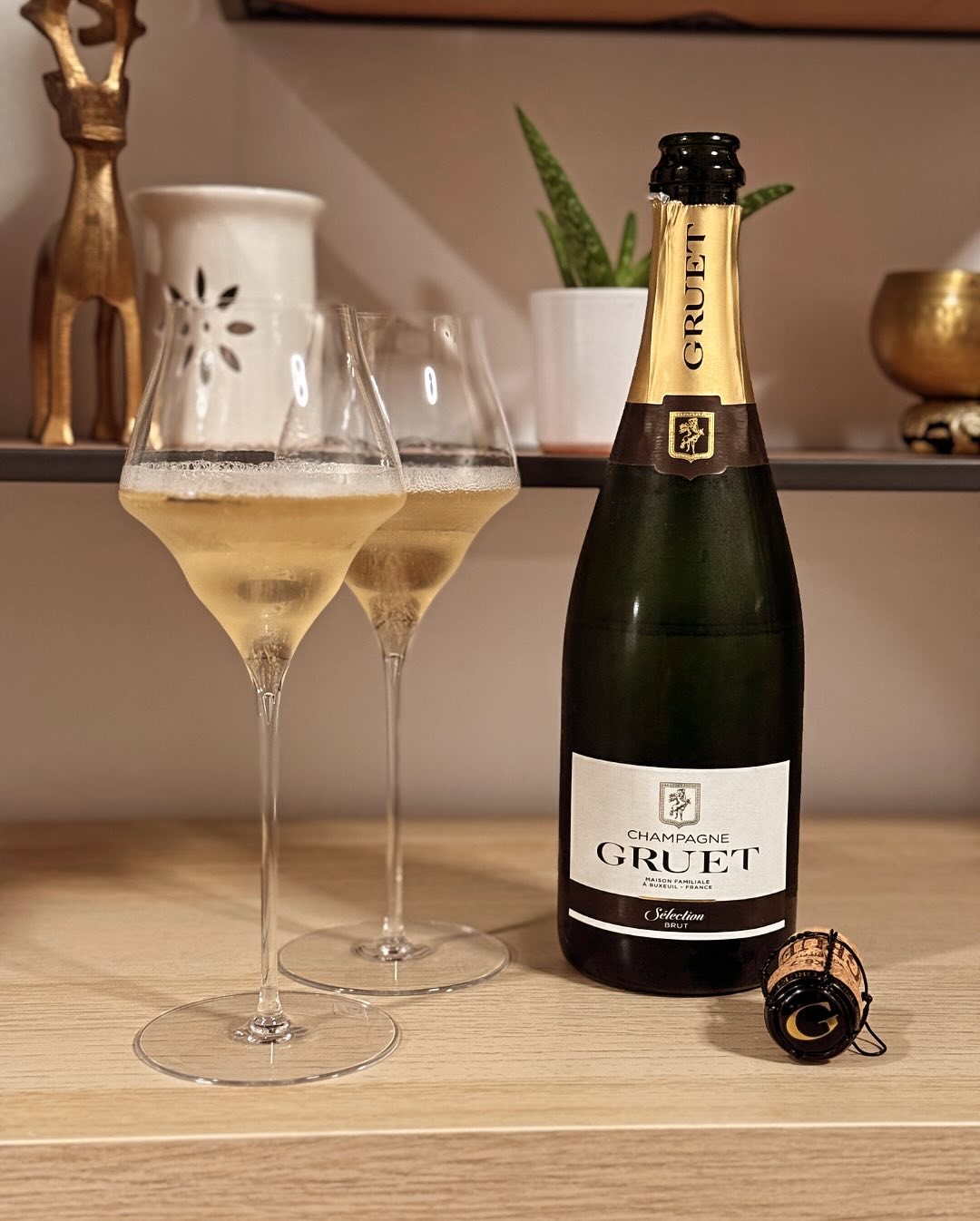 Ich geb’s zu – beim @champagne_gruet - Sélection Brut hatte ich echt ein bisschen Bammel. Die günstigste Flasche Champagner, die ich je gekauft habe – und wir wissen alle, dass … (1)