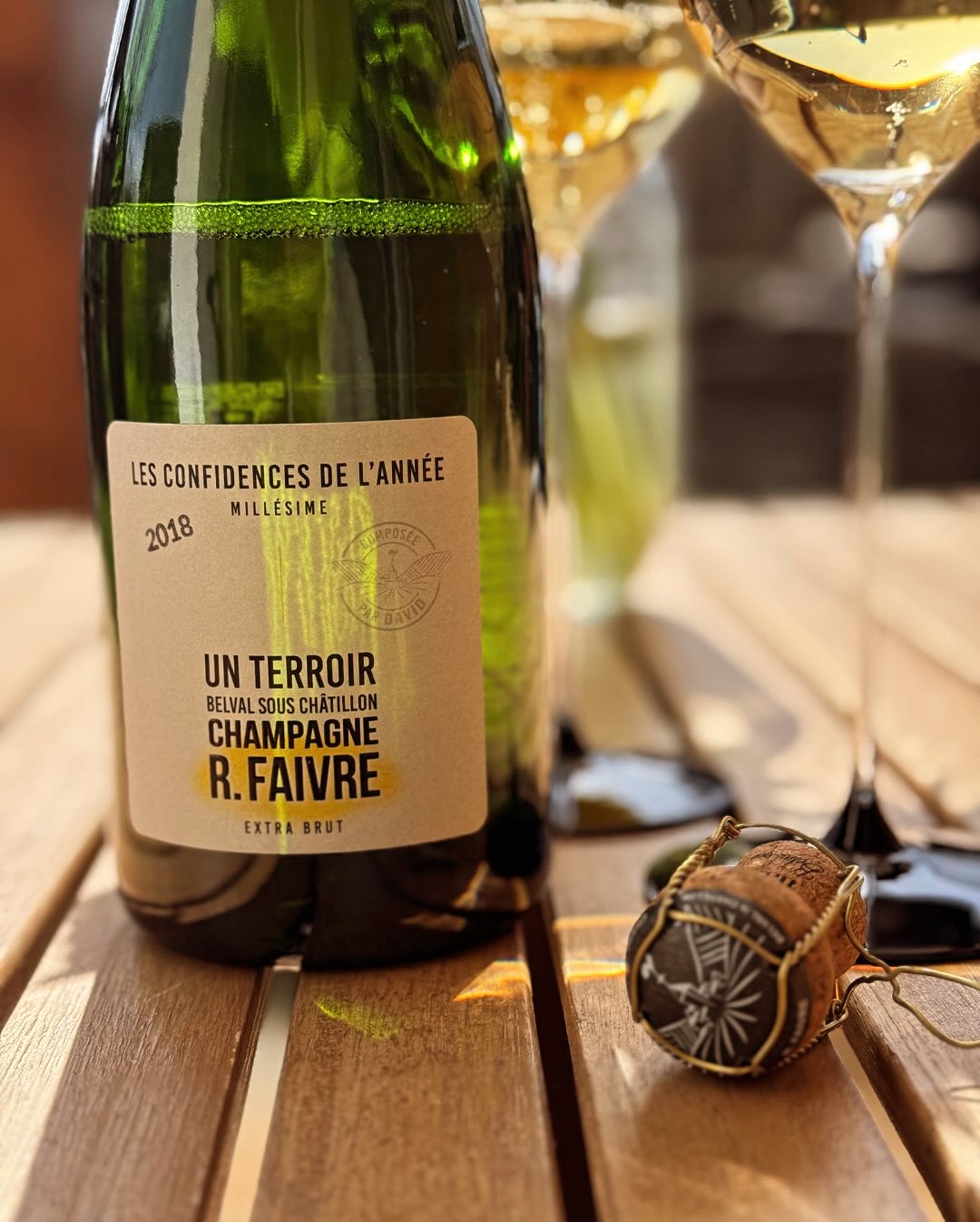 Heute – ein großes Paket von @riedel_official vor der Tür! 🎁 5 neue Gläser, darunter das neue Fatto a Mano Black Tie Champagnerglas, das ich direkt mit einem ganz besonderen Ch… (8)