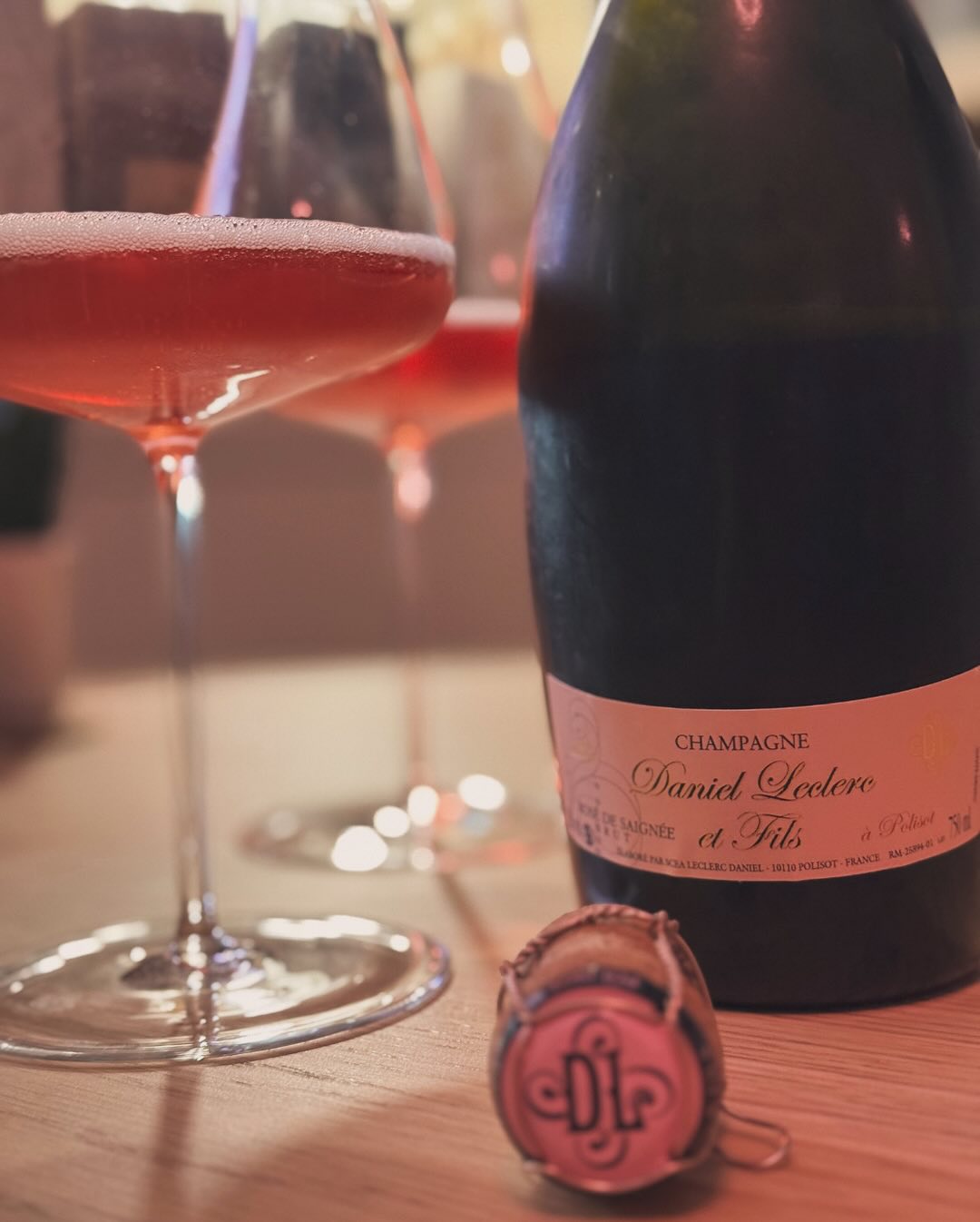 Nach der Cuvée Gabin von @champagne.daniel.leclerc war der nächste Schritt klar: Vergleich mit dem Rosé de Saignée. Gleicher Jahrgang, gleicher Winzer – aber ein komplett andere… (5)
