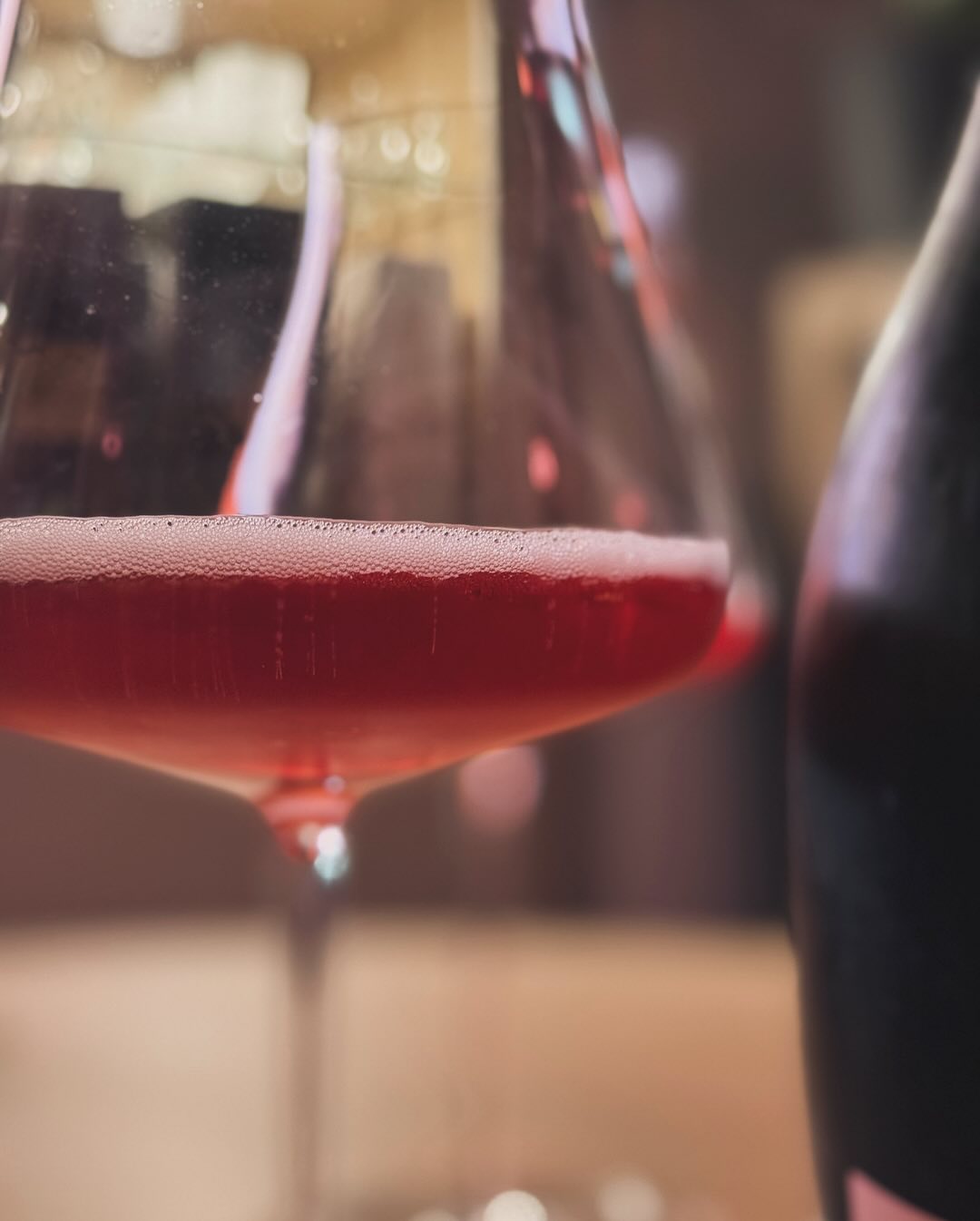 Nach der Cuvée Gabin von @champagne.daniel.leclerc war der nächste Schritt klar: Vergleich mit dem Rosé de Saignée. Gleicher Jahrgang, gleicher Winzer – aber ein komplett andere… (6)