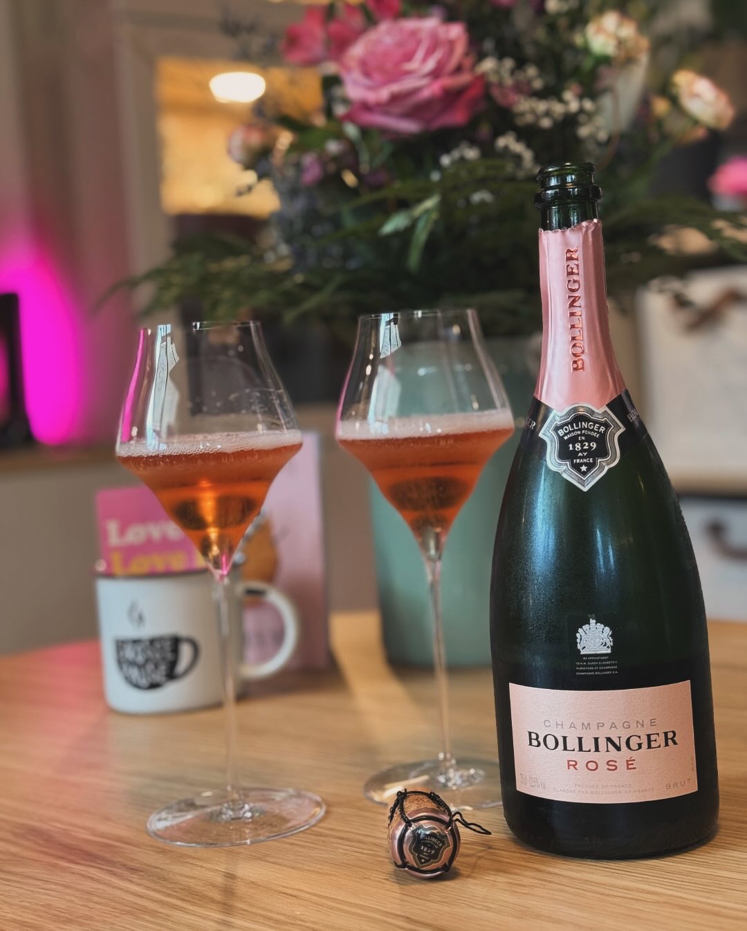 Drei Champagner standen zur Wahl – die Community hat entschieden: @champagne_bollinger Rosé! Und ganz ehrlich? Eine perfekte Wahl. Der gestrige Tag war ohnehin besonders. Tagsüb… (4)