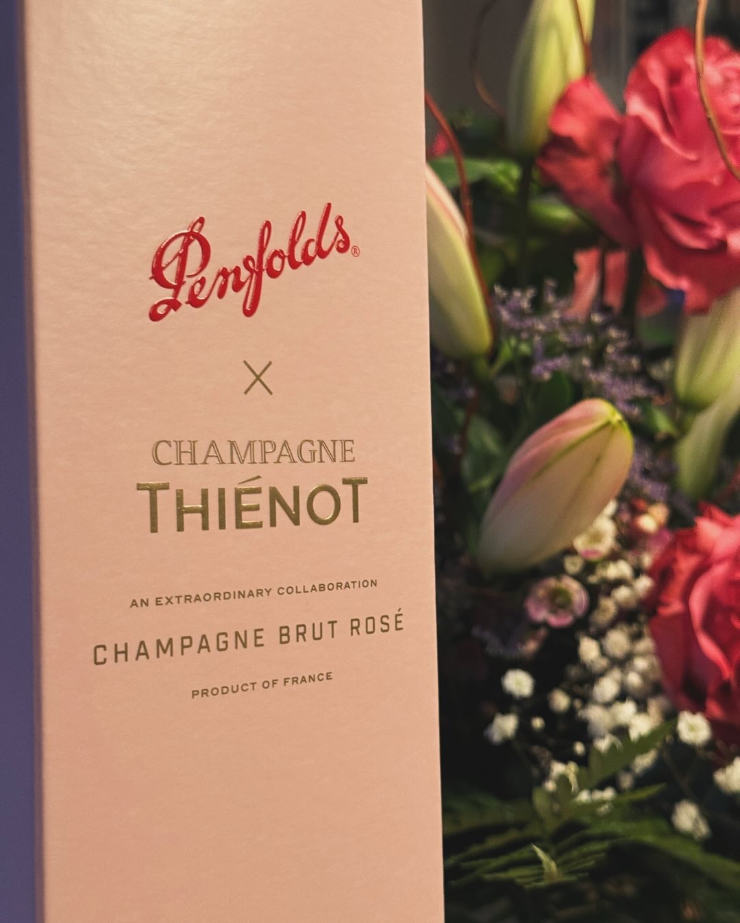Nach dem Valentinstag möchte ich heute den Thiénot x Penfolds Rosé Brut vorstellen. Passend dazu: Die Lieblingsblumen meiner Frau und natülrich auch im Strauß zum Valentinstag e… (3)