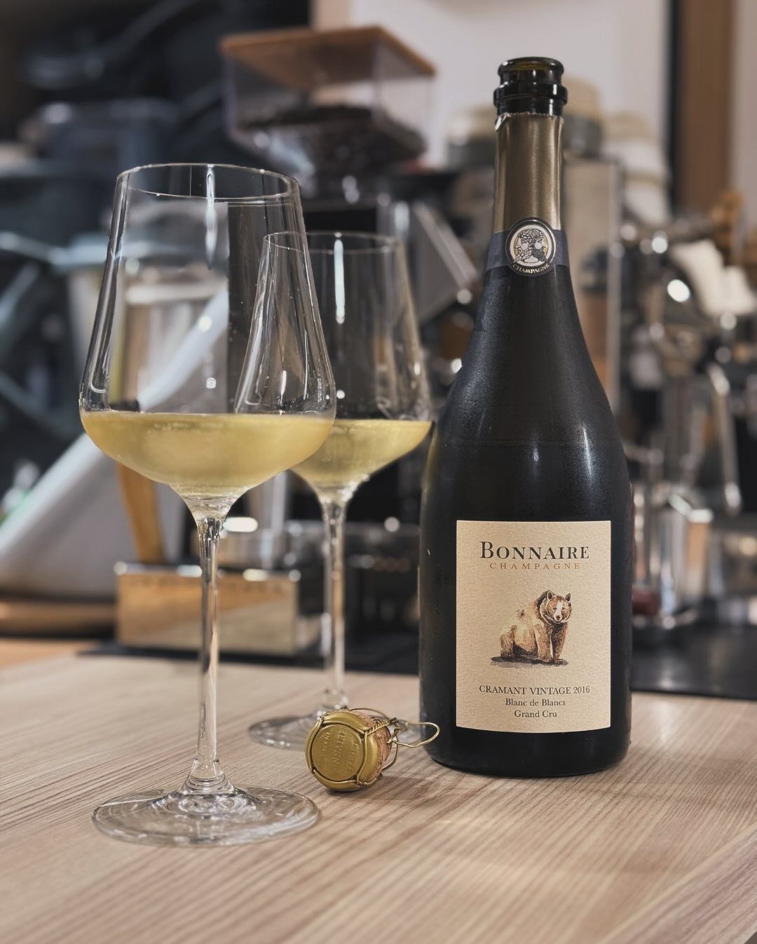 Diese Woche kam eine frische Lieferung direkt aus der Champagne bei mir an – Drei spannende Flaschen von @bonnaireclouet . Für den Auftakt habe ich mich für den Bonnaire – Crama… (1)