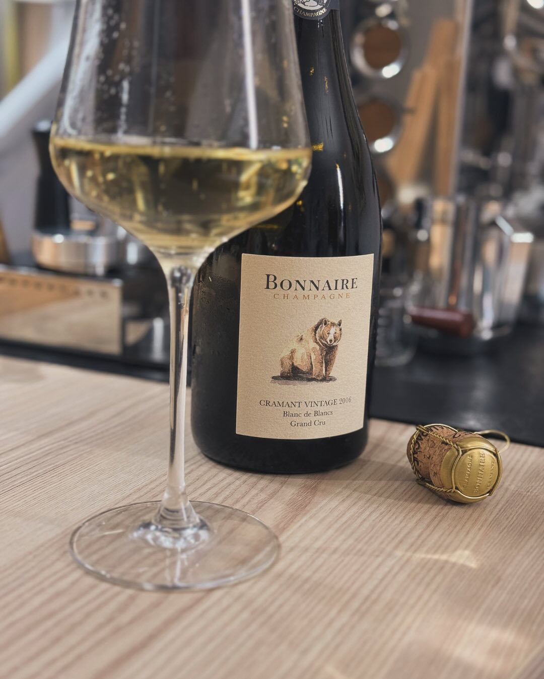 Diese Woche kam eine frische Lieferung direkt aus der Champagne bei mir an – Drei spannende Flaschen von @bonnaireclouet . Für den Auftakt habe ich mich für den Bonnaire – Crama… (3)