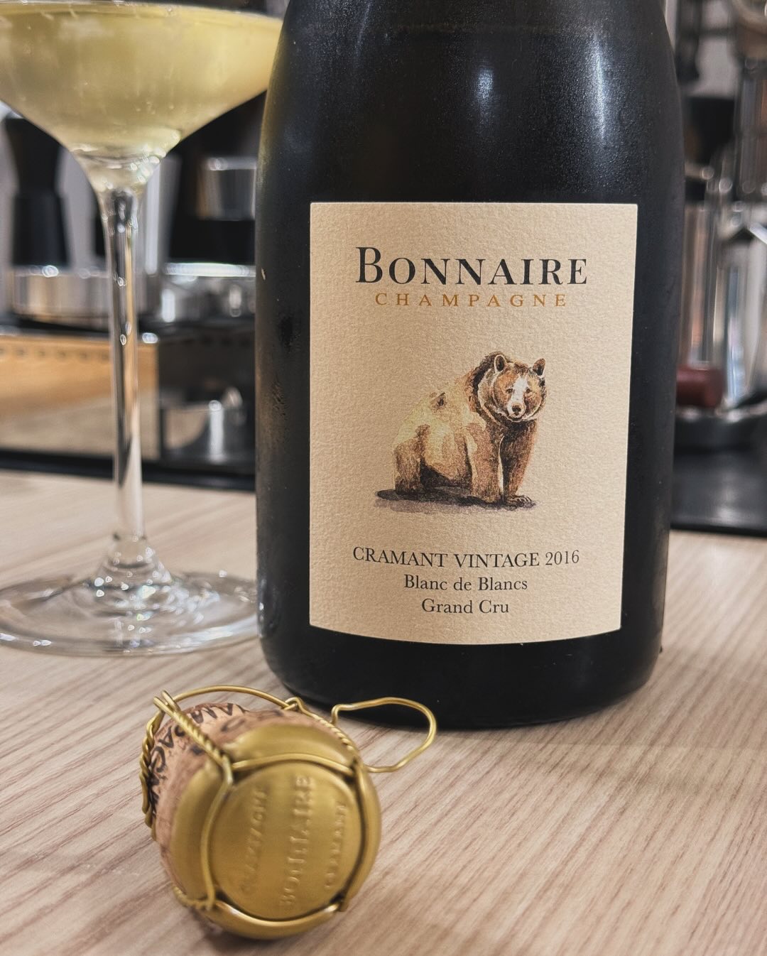Diese Woche kam eine frische Lieferung direkt aus der Champagne bei mir an – Drei spannende Flaschen von @bonnaireclouet . Für den Auftakt habe ich mich für den Bonnaire – Crama… (6)