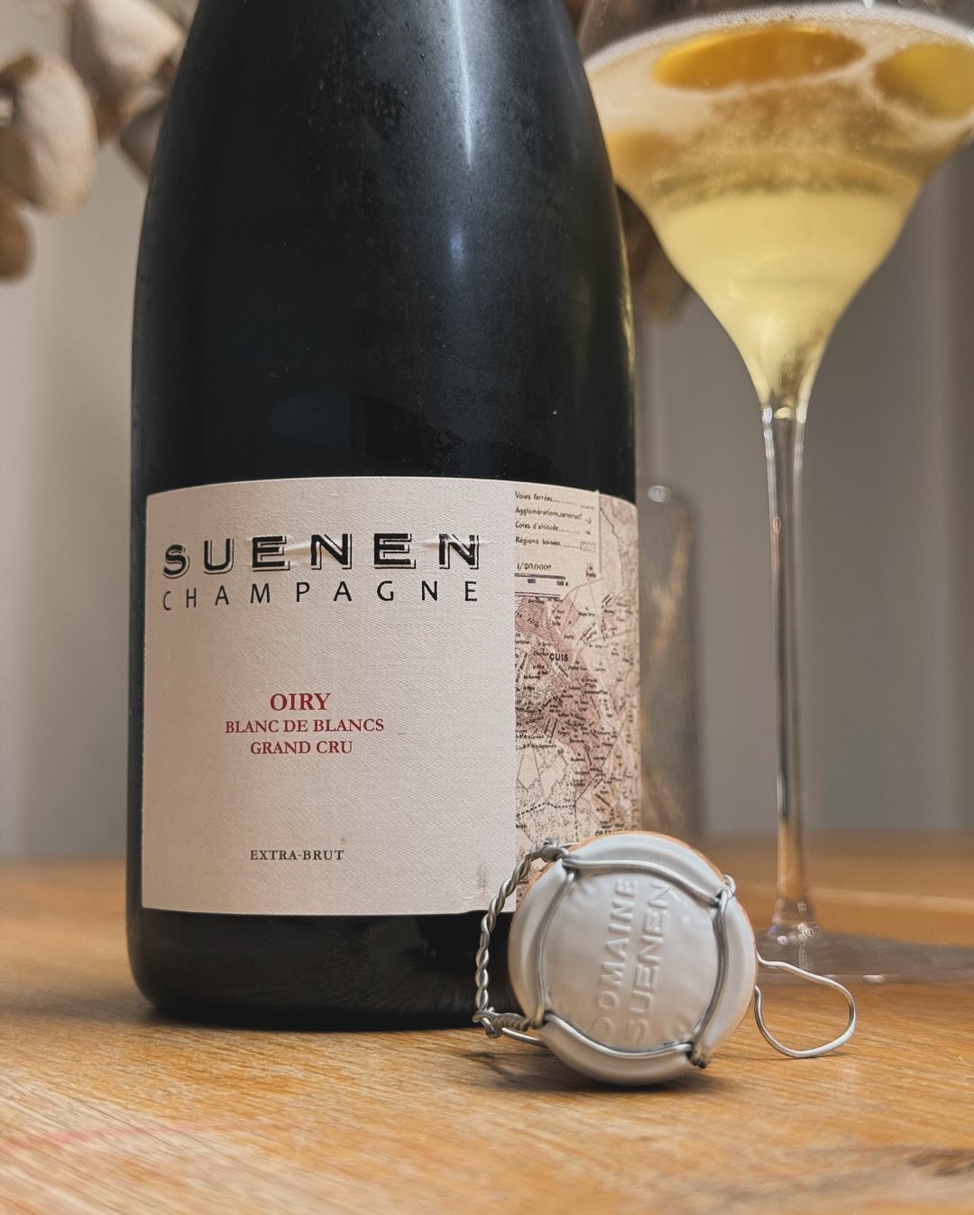 heute war es Zeit, eine besondere Flasche zu öffnen: @suenenchampagne – Oiry Blanc de Blancs. Ein Winzer-Champagner, der sich voll und ganz dem Terroir der Côte des Blancs versc… (7)