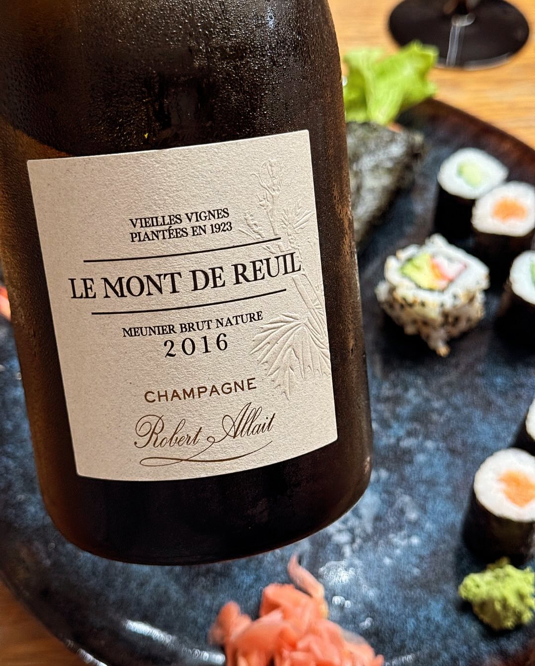 Den Le Mont de Reuil 2016 von @champagnerobertallait hatte ich vor ein paar Tagen bereits zu einer Jausenplatte geöffnet (siehe Post vom 22. März) – aber gestern wollte ich wiss… (9)