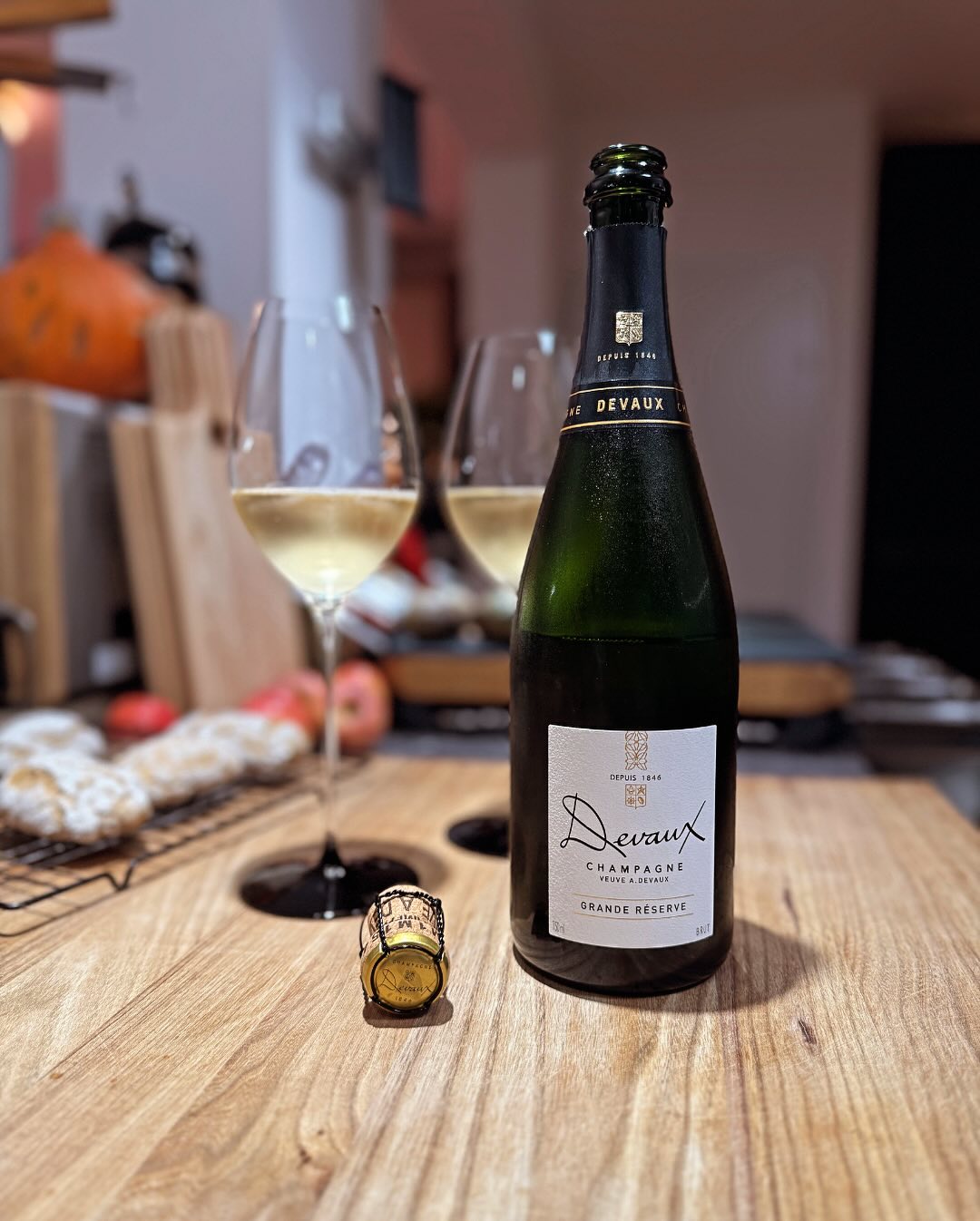 Gestern stand wieder ein Champagner-Haus auf dem Programm, das ich bisher noch nicht probiert hatte – @champagne_devaux ! Genauer gesagt die Grande Réserve, eine Cuvée, die für … (2)