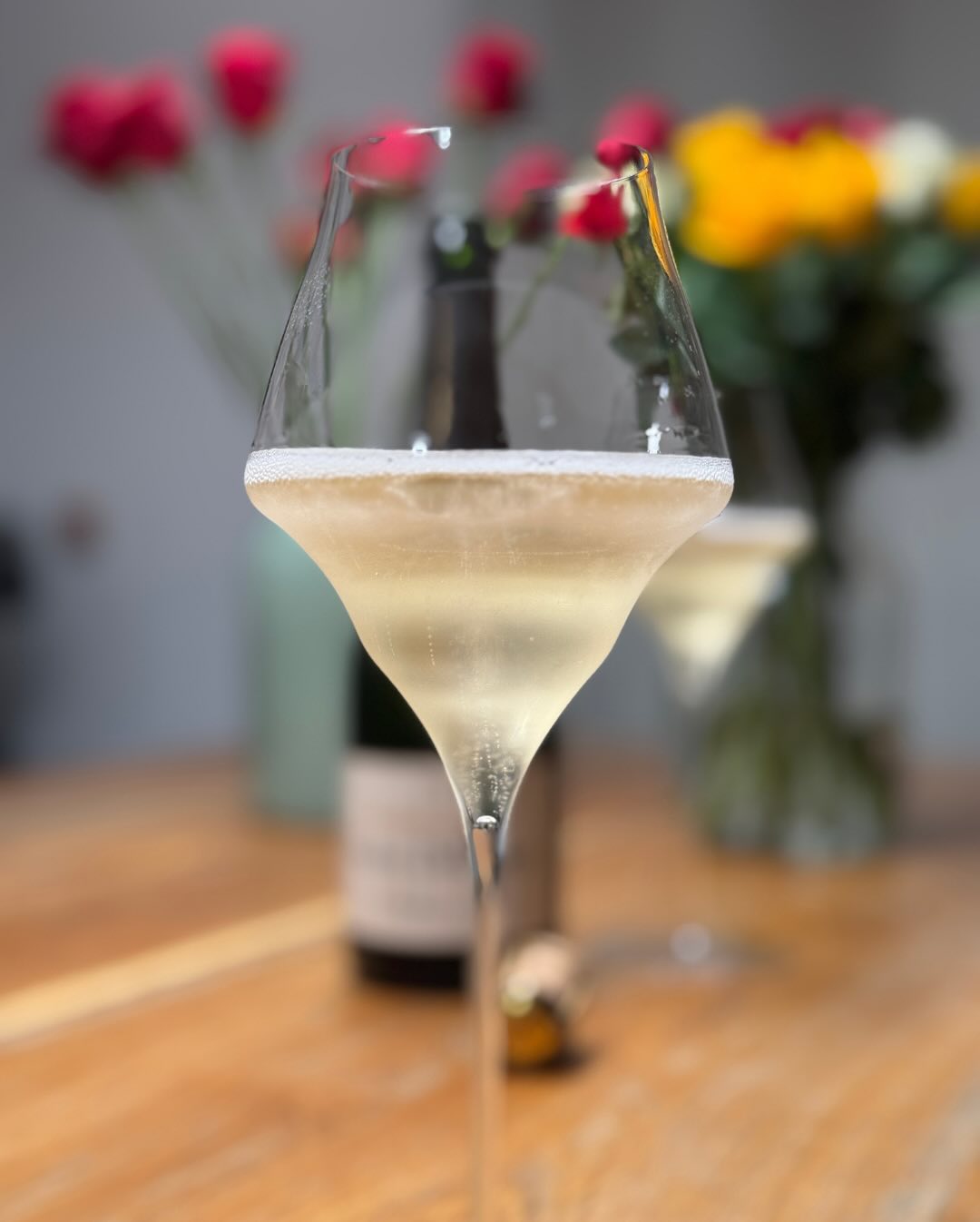 Beim Metro für 17,99 € mitgenommen – und wie immer gilt: Ich will jeden Champagner probieren. 🥂 Nach meiner positiven Überraschung mit Gruet (der für den Preis echt solide war)… (3)