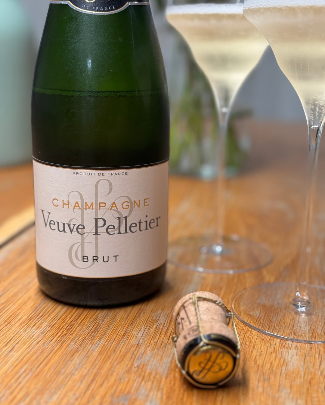 Beim Metro für 17,99 € mitgenommen – und wie immer gilt: Ich will jeden Champagner probieren. 🥂 Nach meiner positiven Überraschung mit Gruet (der für den Preis echt solide war)… (6)