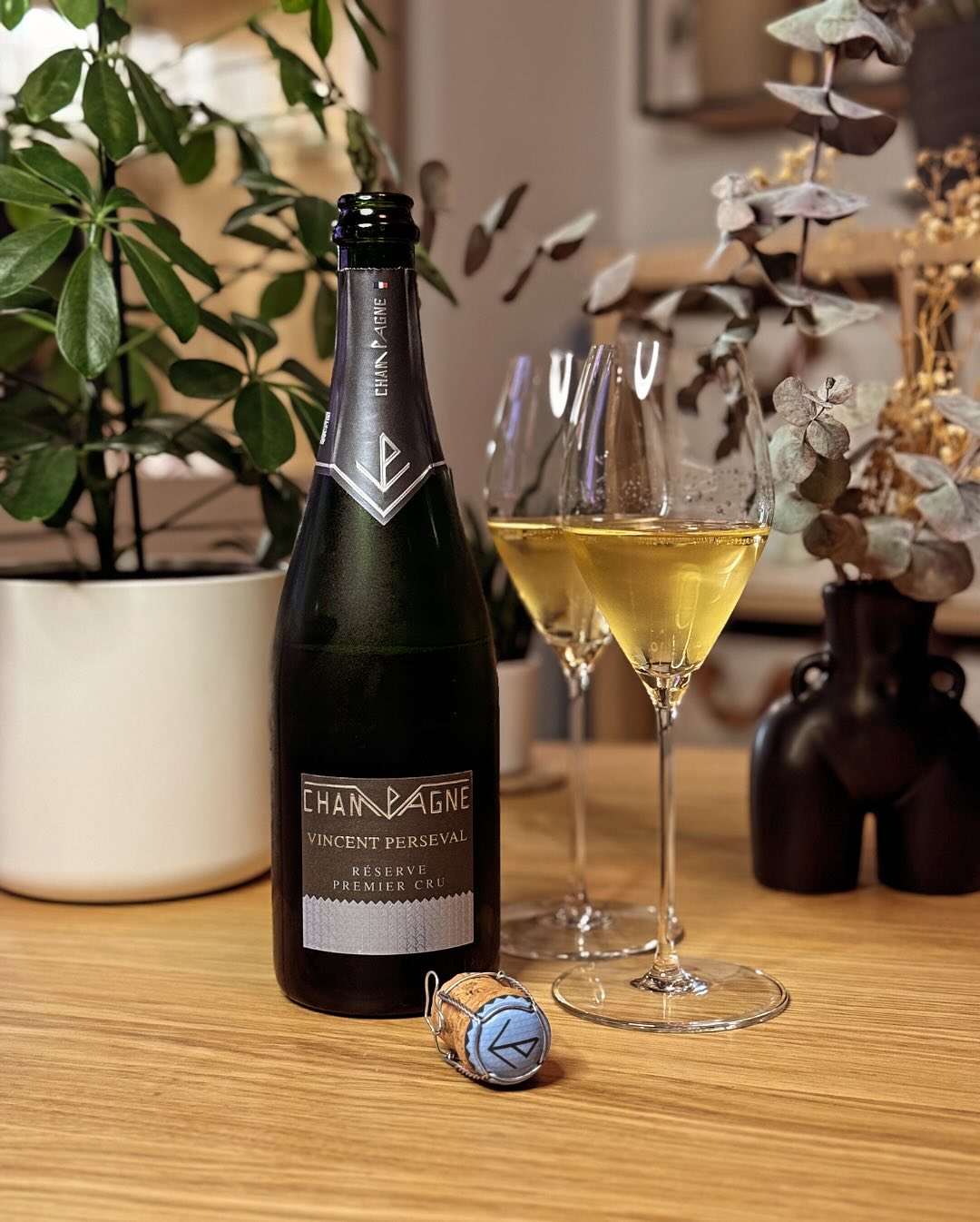 Ich habe mittlerweile schon einige Champagner von @champagnevincentperseval probiert – von Blanc de Blancs bis zum Rosé. Also war es nur eine Frage der Zeit, bis die Réserve Pre… (1)