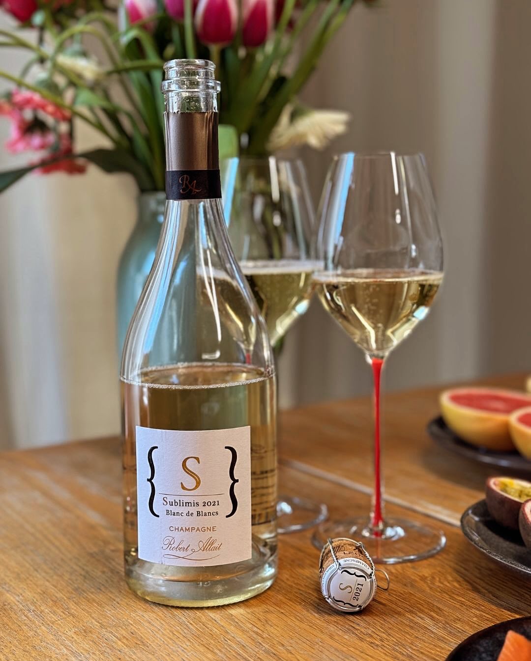 Heute ist in der Steiermark Feiertag – Josefstag! 🎉 Perfekt also für ein Champagnerfrühstück auf der Terrasse. Eigentlich war alles für drinnen geplant, doch als die Sonne raus… (4)
