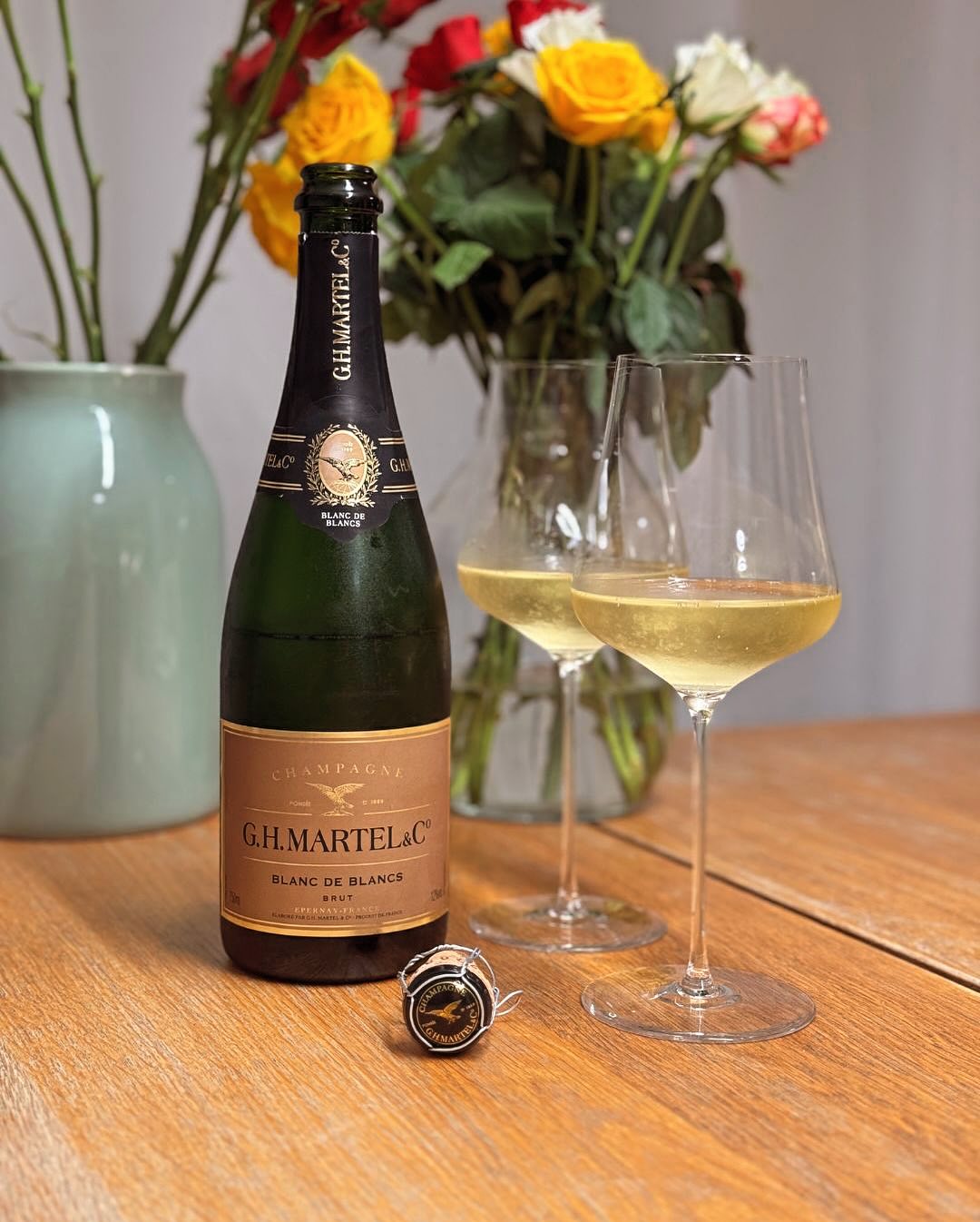 Heute mal eine etwas ungewöhnlichere Kombi: Artischocken-Bruschetta & @champagneghmartel Blanc de Blancs. 🌿✨ Ich wusste ehrlich gesagt nicht genau, wie sich das vertragen würde… (2)