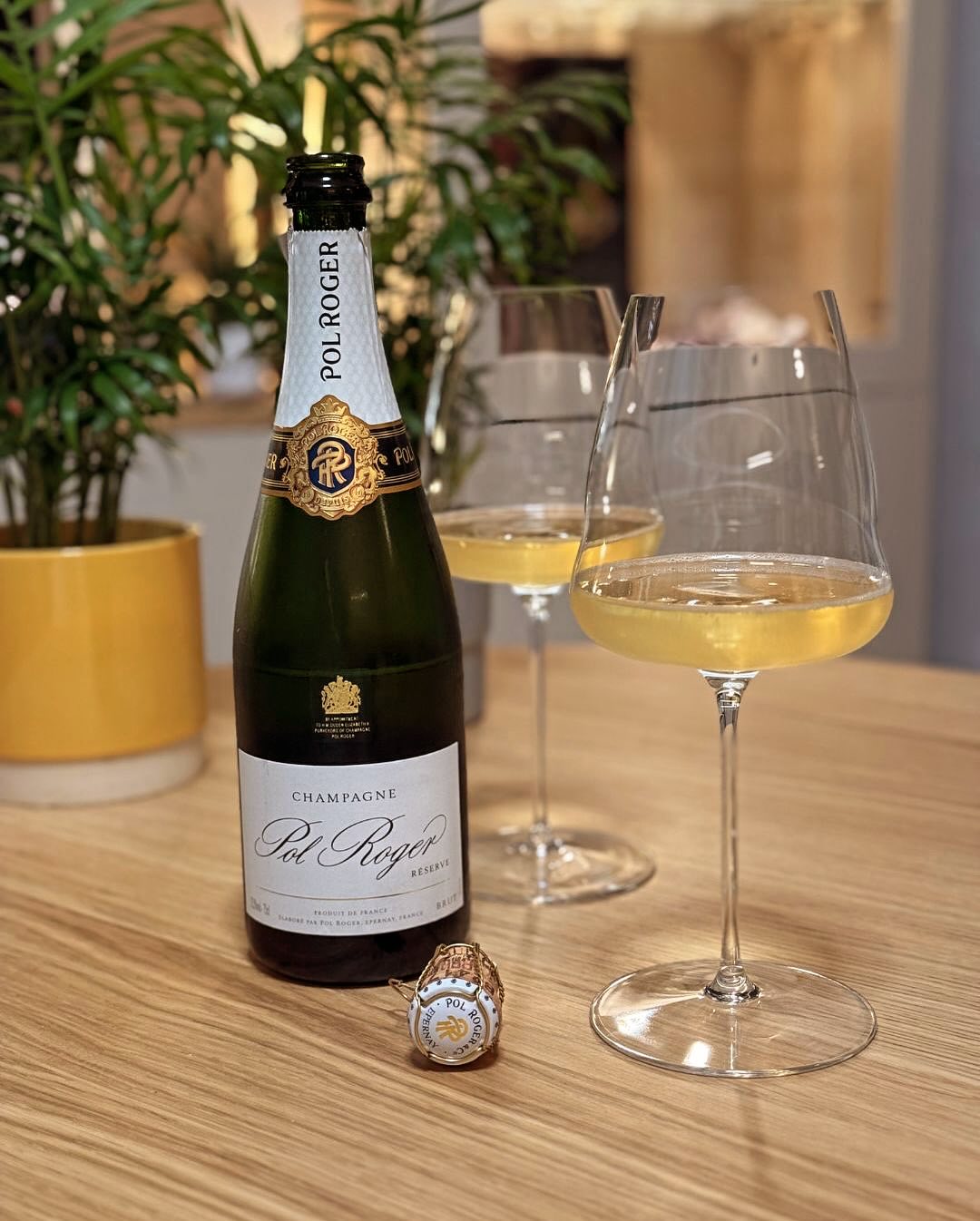 Am 12. Dezember hatte ich diesen Champagner schon einmal – damals mitten in der Weihnachtszeit, begleitet von Marzipan und Schokolade. Das Pairing war festlich, aber der Champag… (1)