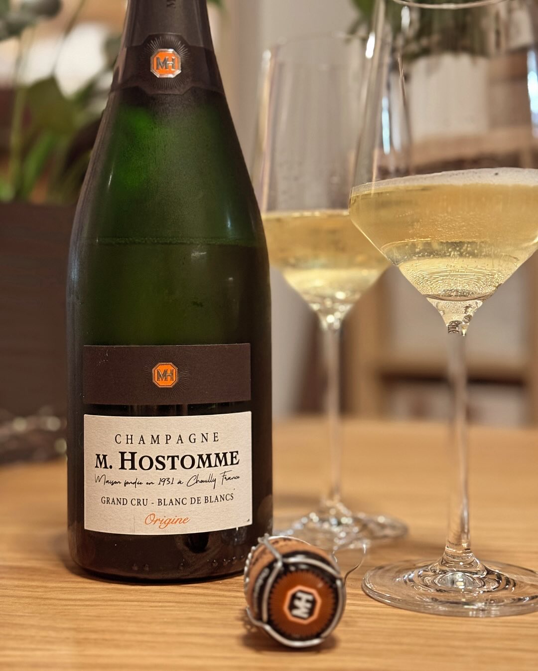 Neulich waren meine Frau und ich mal wieder in Graz unterwegs – ein gemütlicher Shopping-Tag, der, wie es sich gehört, in der Champagner-Lounge im @kastneroehler endete. Und was… (5)