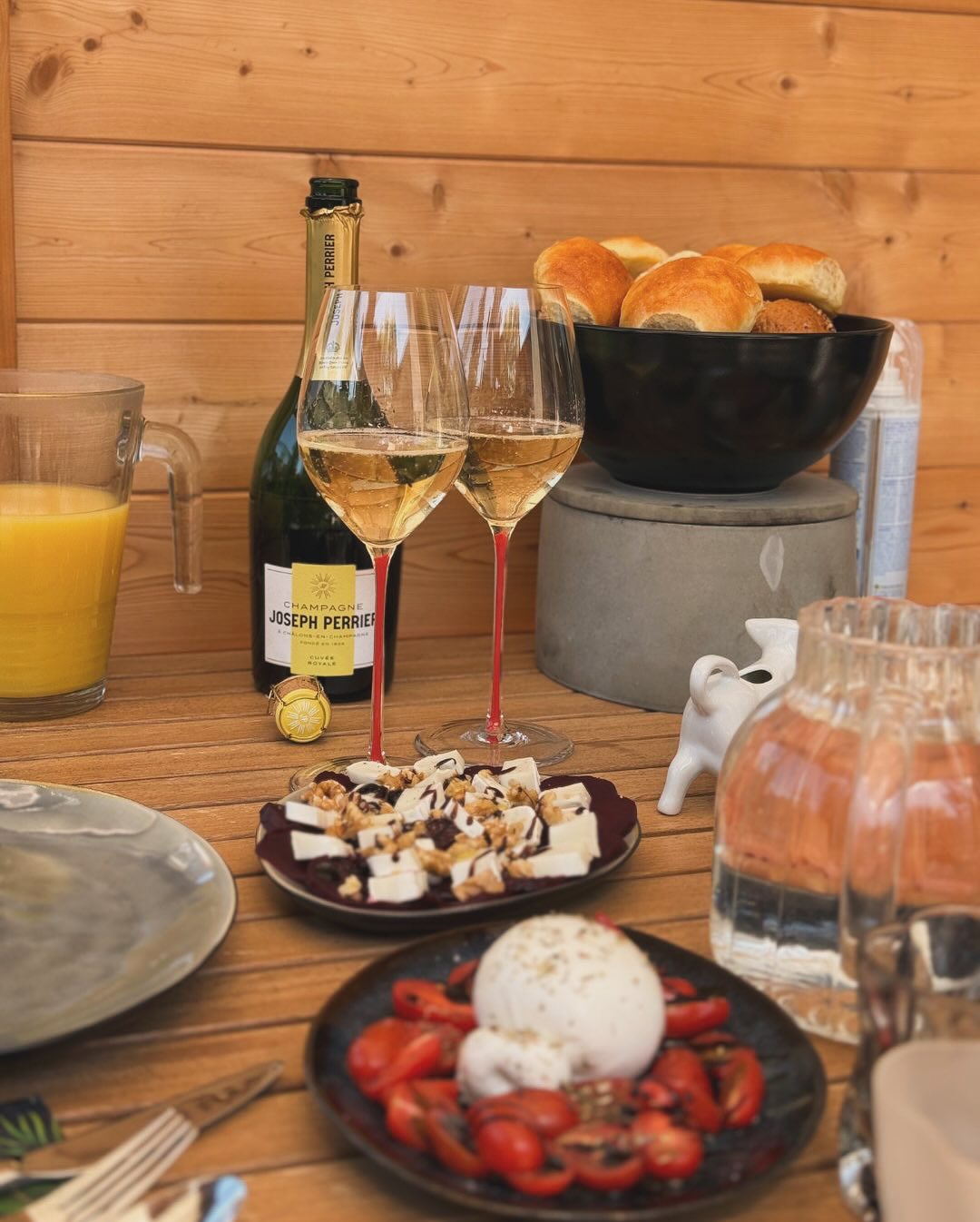 Nach einer regnerischen Woche heute: Sonne, frische Luft, Sonntag – und das perfekte Frühstück dazu. Nichts durchgeplant, einfach ein buntes Durcheinander, genau wie’s sein soll… (6)