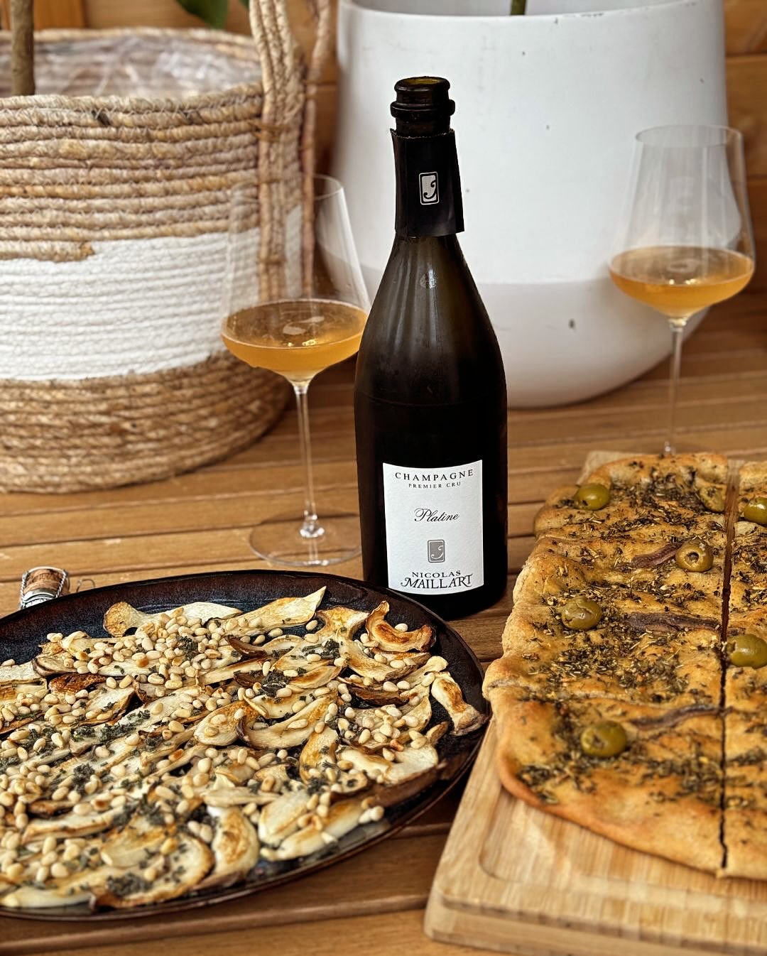 Geplant für die Tage war ein Steinpilz-Carpaccio – aromatisch, leicht, herbstlich. Aber mittags allein? Eher Vorspiel als Mahlzeit. Also ein Steak dazu. Rib-Eye, klar. Geht imme… (5)