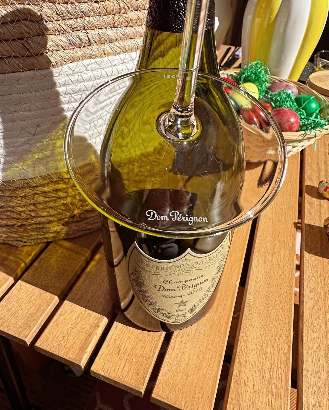 Die Sonne steht noch tief, die Kids springen durchs Haus – heute gibt’s Ostereier zu suchen. Und Geschenke. Denn zusätzlich zu Ostern hat meine Liebste @lehrerin.mit.herz__ heut… (6)