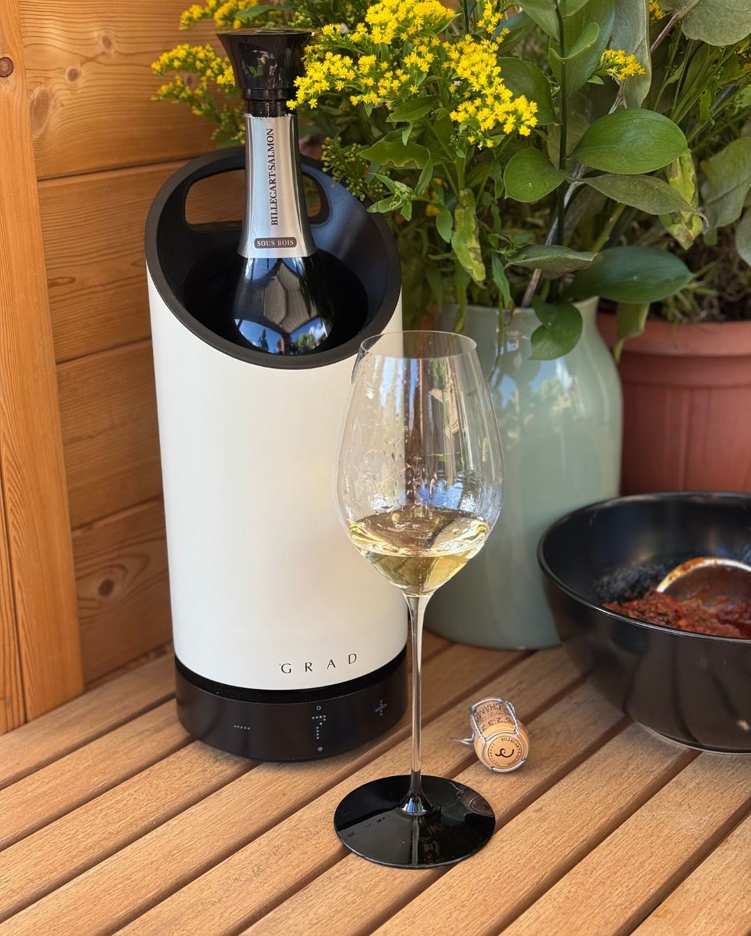 Der Mittag begann gestern ganz klassisch: Bolognese ansetzen – langsam, geduldig, mit allem, was dazugehört. Und ja, mit einem Pinot Noir 2012er Ried Hochschopf von @weinguttomd… (8)