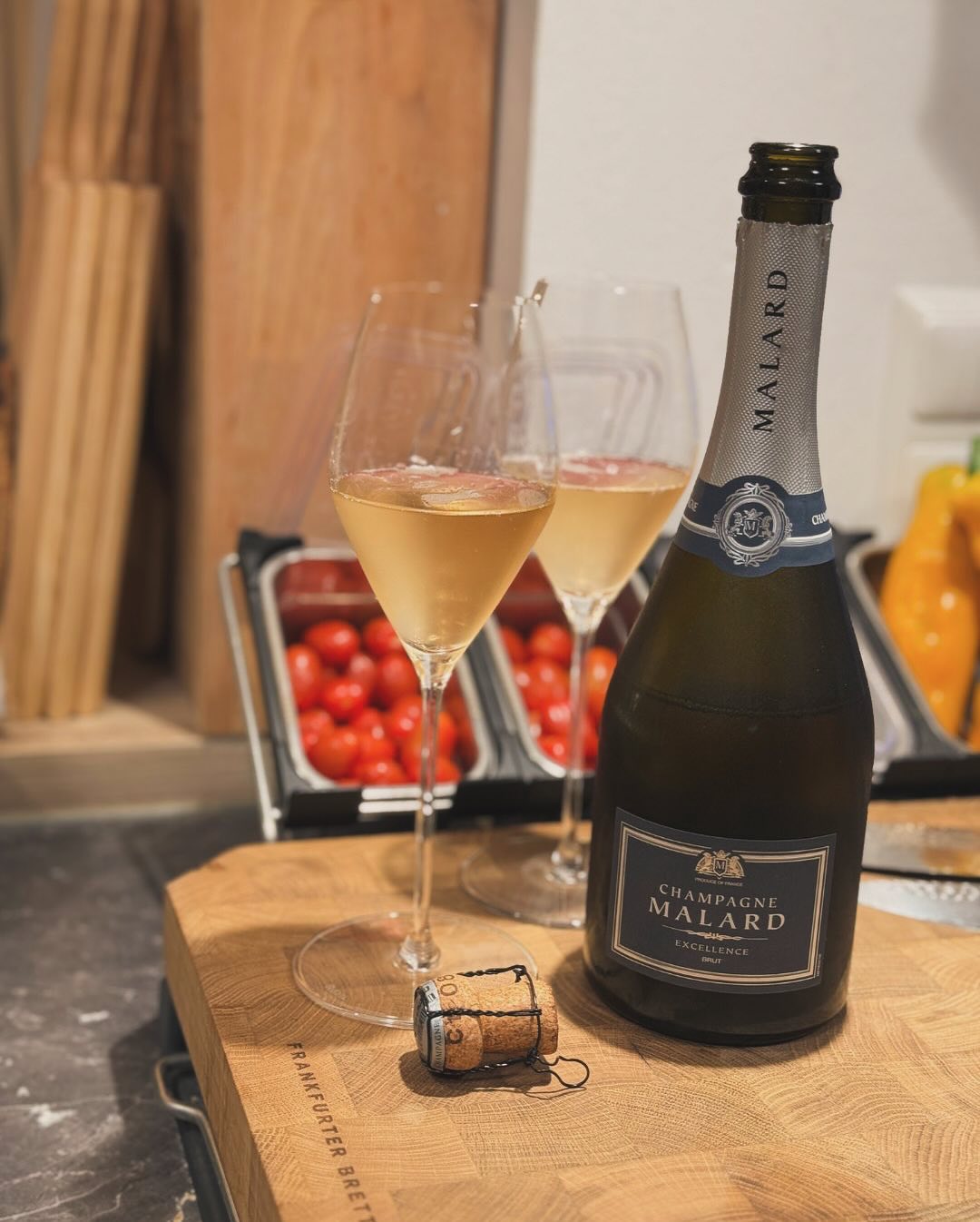 Heute mal Excellence ohne Allüren mit dem Excellence Brut von @champagne_malard. Dieser Champagner bringt beides mit: Anspruch und Trinkfreude. Ideal solo. ✨ Fakten: 🍇 Rebsorte… (1)