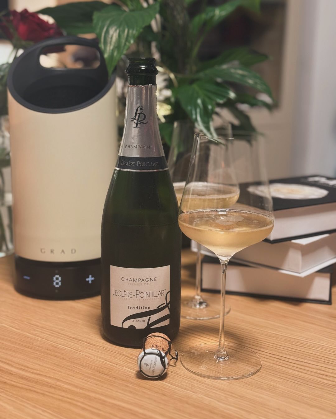 Manchmal will man einfach nur ein Glas, das funktioniert. Genau das liefert dieser 1er-Cru-Champagner aus dem Haus @champagne_leclere_pointillart : kraftvoll, solide, ehrlich un… (6)