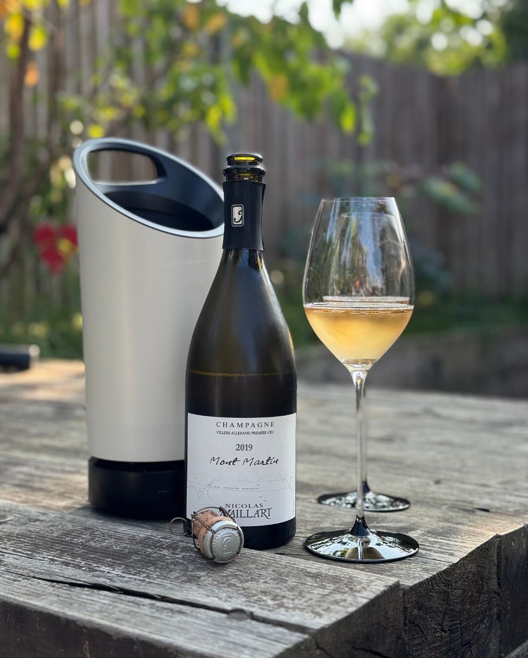 Ich bin mittlerweile ziemlich nah dran, alle Champagner von @nicolasmaillart probiert zu haben. Und ganz ehrlich: bisher keine einzige Enttäuschung. Jede Flasche hat ihren eigen… (1)