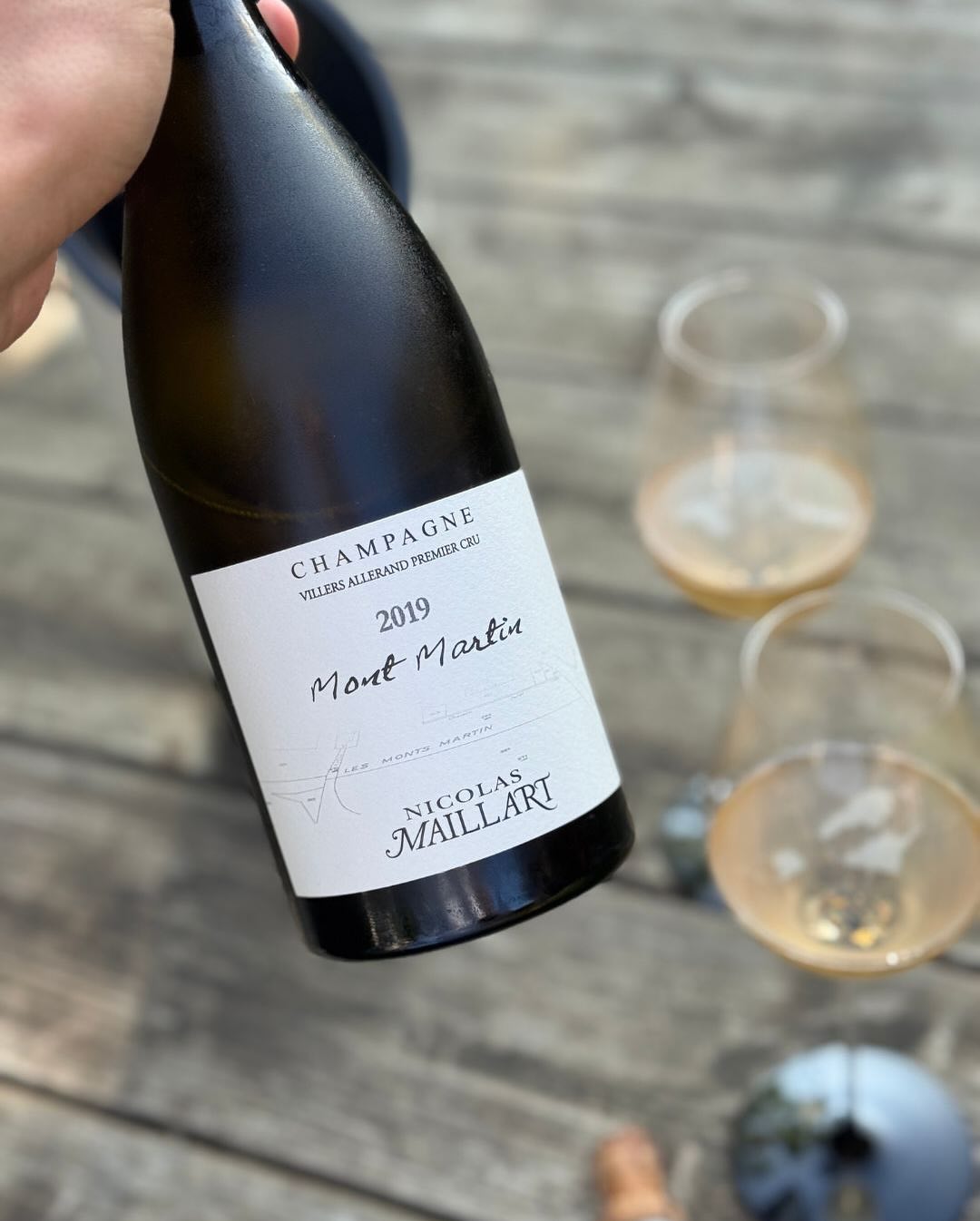 Ich bin mittlerweile ziemlich nah dran, alle Champagner von @nicolasmaillart probiert zu haben. Und ganz ehrlich: bisher keine einzige Enttäuschung. Jede Flasche hat ihren eigen… (6)