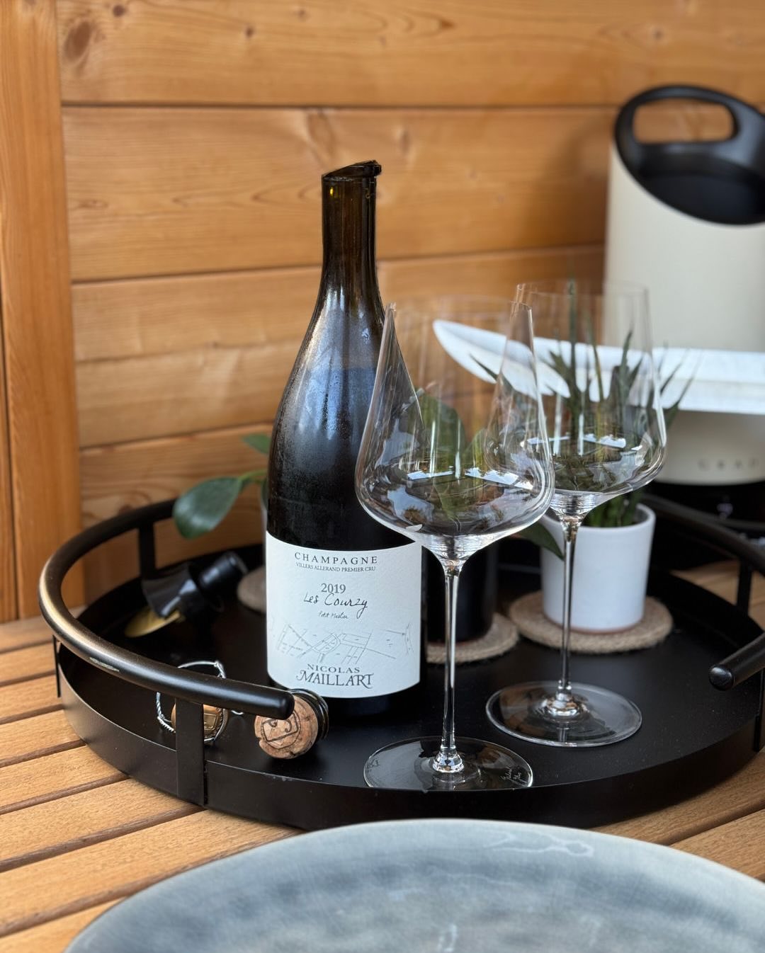 Zwei hungrige Kinder, drei unterschiedliche Wünsche – und am Ende eine Kombi, die doch ganz harmonisch scheint: 🥩 Gegrillte Fleischbällchen mit scharfem Aivar – saftig, leicht … (4)