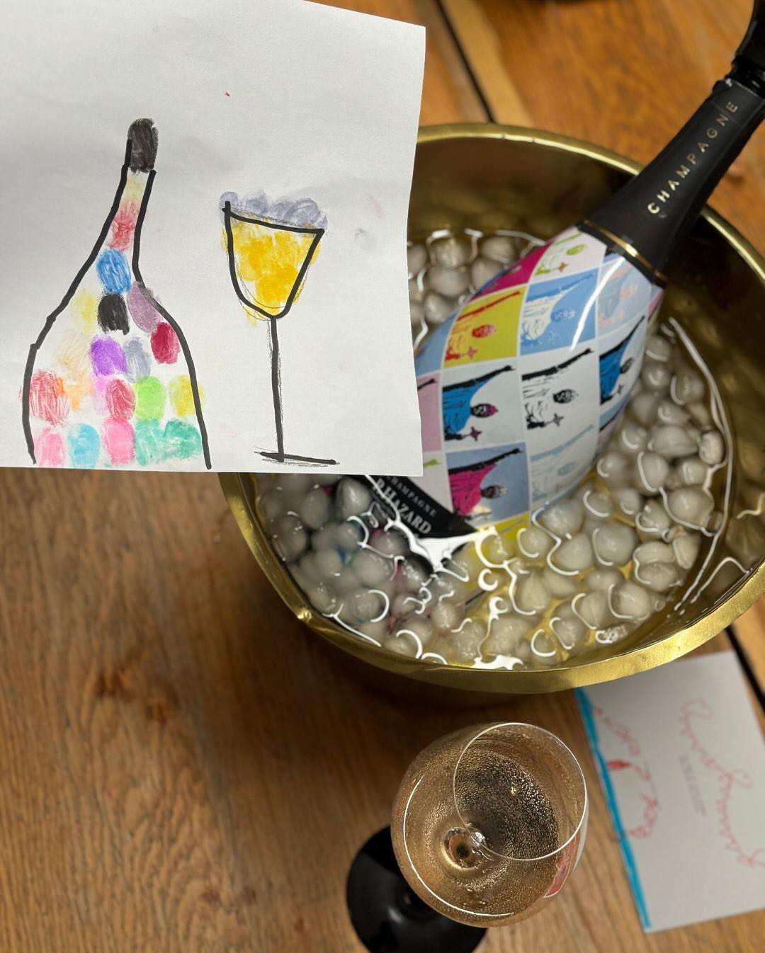 Heute ist Vatertag in Österreich. Kein Programm. Ein ruhiger Vormittag, ein langes Frühstück – und die spontane Entscheidung: Diese Magnum wird heute geöffnet. @champagnepaulhaz… (9)