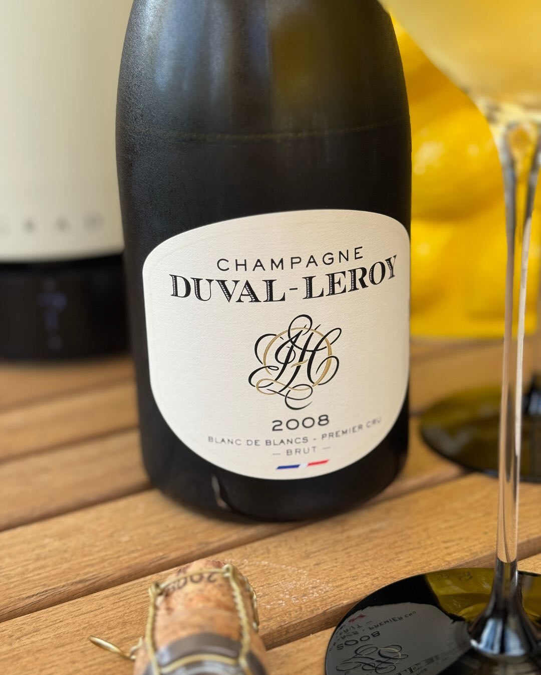 Ein spontaner Kauf – aber ganz sicher kein beliebiger. Am Tag davor entdeckt, direkt mitgenommen – und keine Sekunde bereut. Ich hatte im Januar schon den Premier Cru Brut von @… (4)
