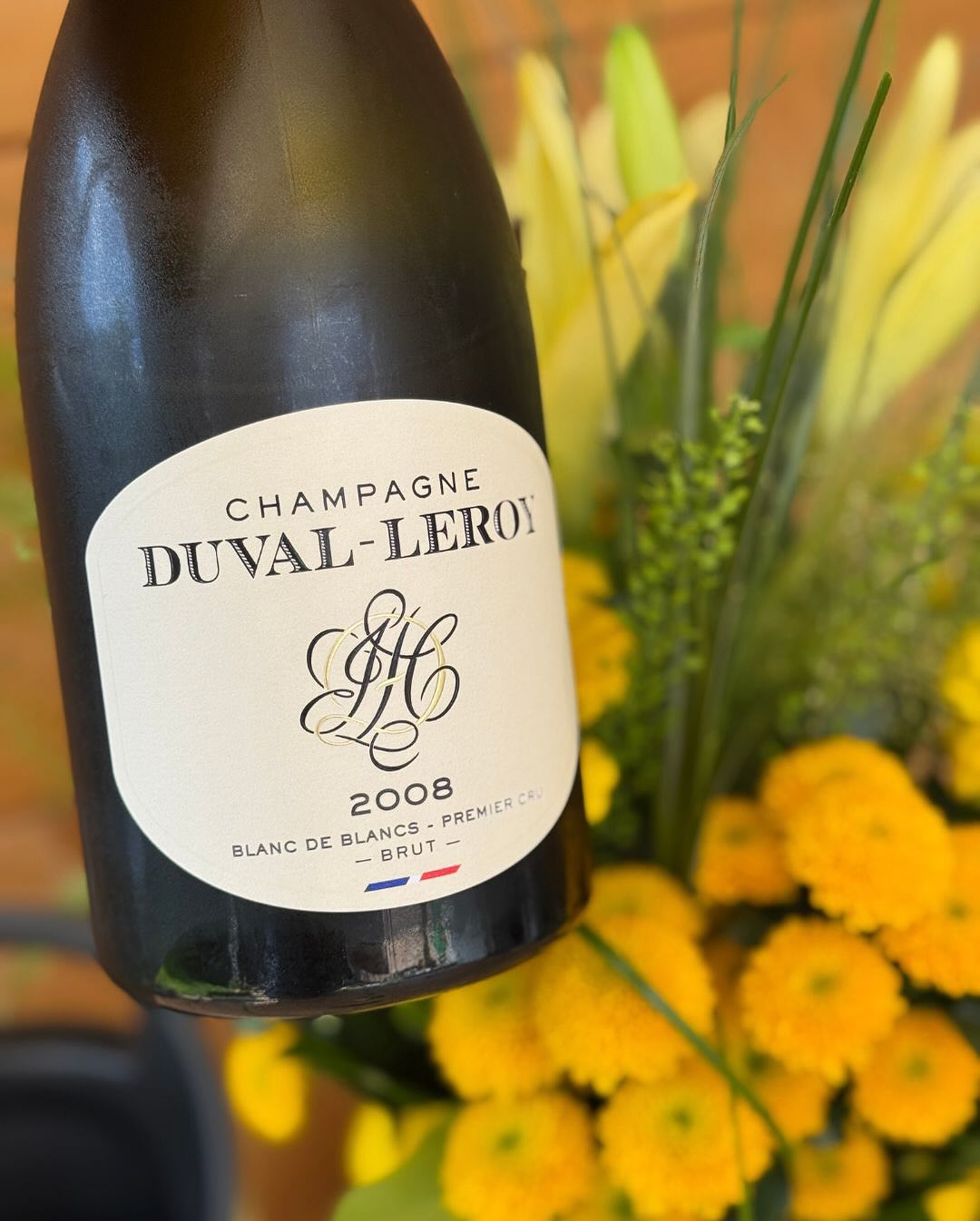Ein spontaner Kauf – aber ganz sicher kein beliebiger. Am Tag davor entdeckt, direkt mitgenommen – und keine Sekunde bereut. Ich hatte im Januar schon den Premier Cru Brut von @… (6)
