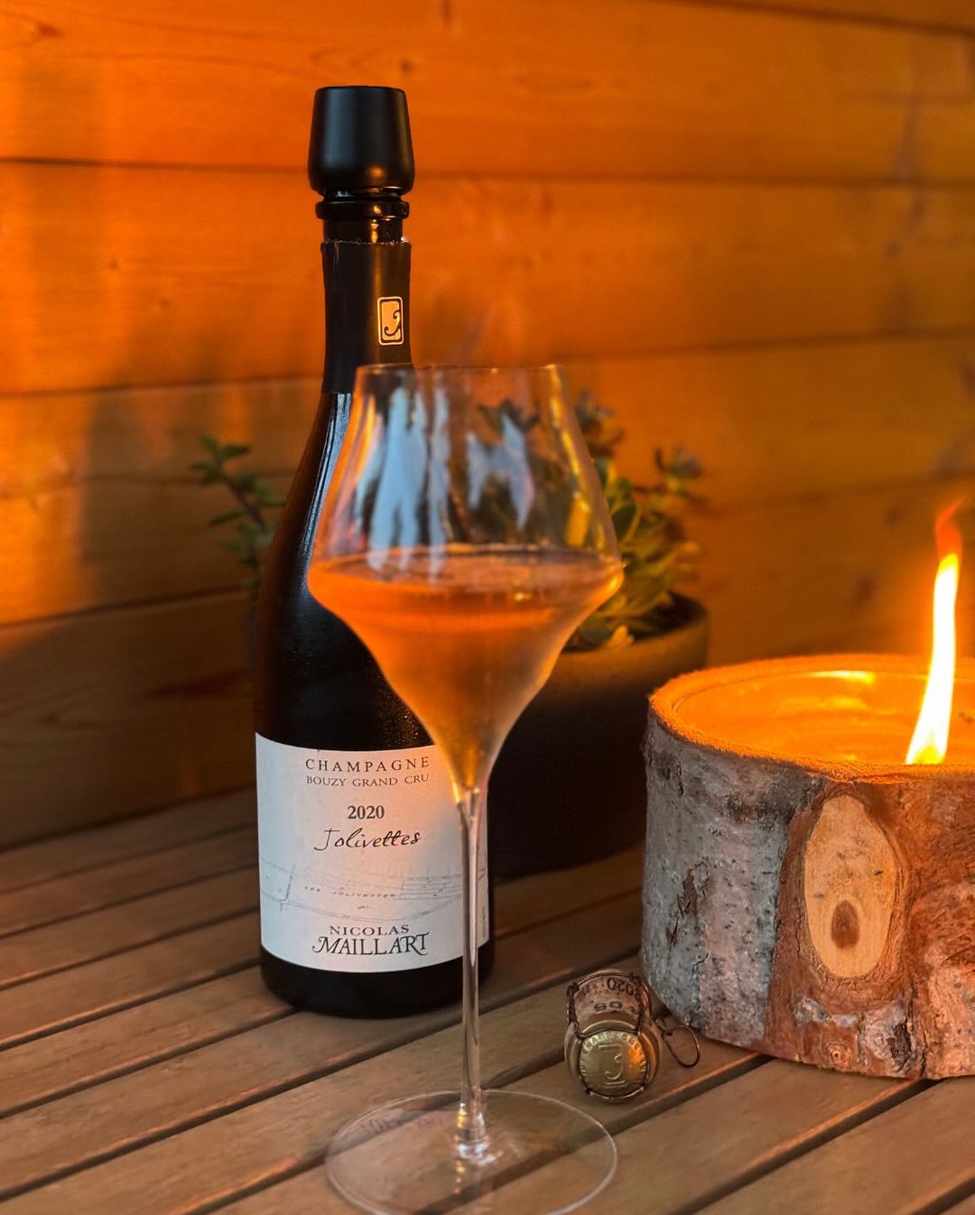 Bei manchen Winzern merkt man schnell: Das wird mehr als eine Momentaufnahme. @nicolasmaillart ist für mich genau so ein Fall – nicht, weil eine Flasche begeistert hat, sondern … (8)