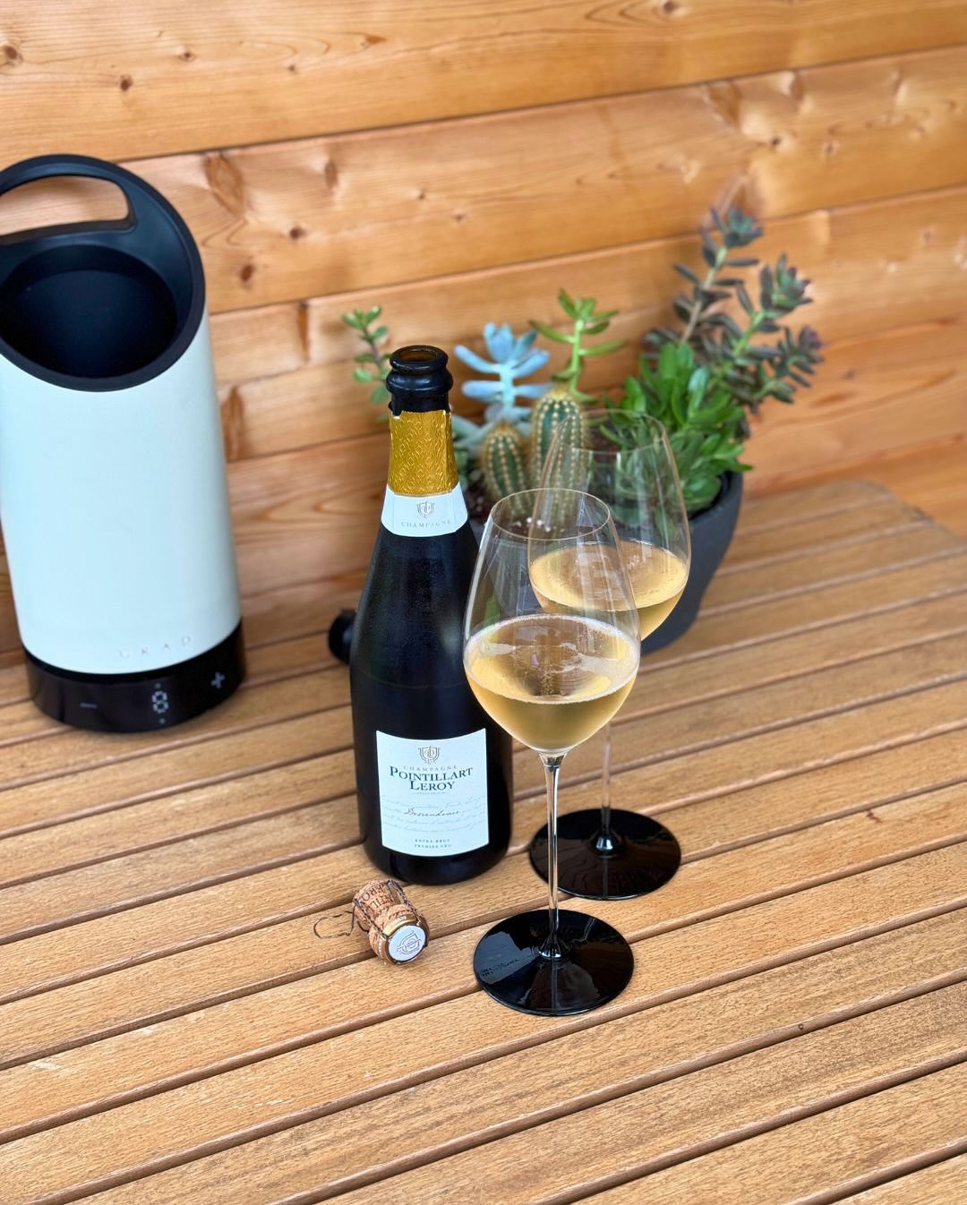 Gestern der Descendance - Brut, heute der Descendance - Extra Brut von @champagne.pointillart.leroy – und ich muss sagen: Die 2 g/l Dosage machen genau den Unterschied, den ich … (4)
