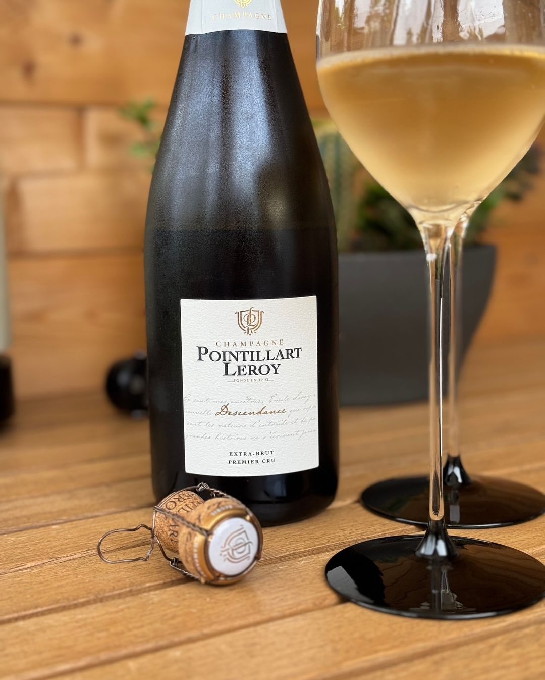 Gestern der Descendance - Brut, heute der Descendance - Extra Brut von @champagne.pointillart.leroy – und ich muss sagen: Die 2 g/l Dosage machen genau den Unterschied, den ich … (6)