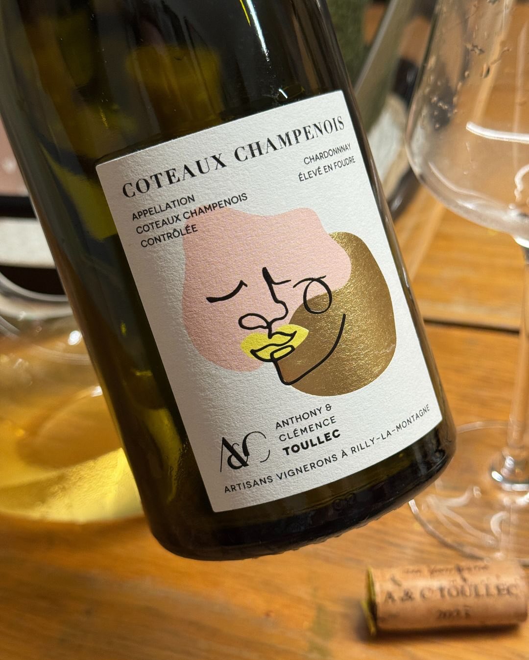 Kein Champagner. Aber aus der Champagne. Gestern Abend stand mal ein Exkurs an: ein Coteaux Champenois – also ein stiller Wein aus der Champagne. Gekeltert von @champagneaetctou… (6)