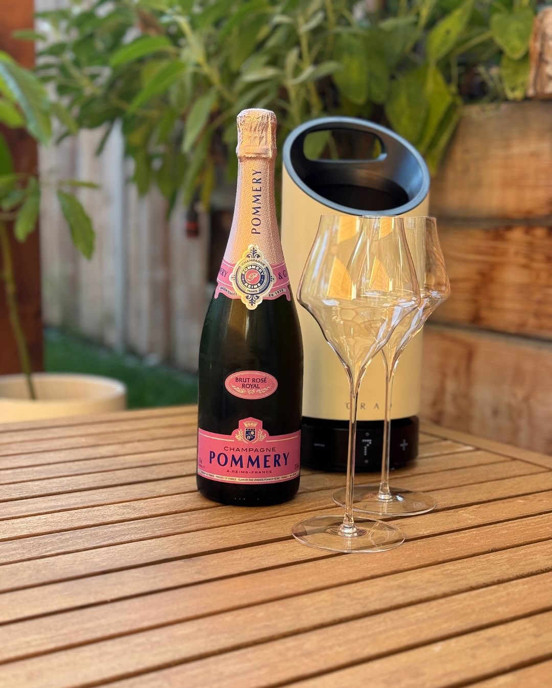 Manchmal passt es einfach nicht. Ich mag den klassischen Brut von Pommery – klar, trocken, verlässlich. Aber der Rosé? Der hat mich heute nicht wirklich abgeholt. Fruchtig war e… (3)