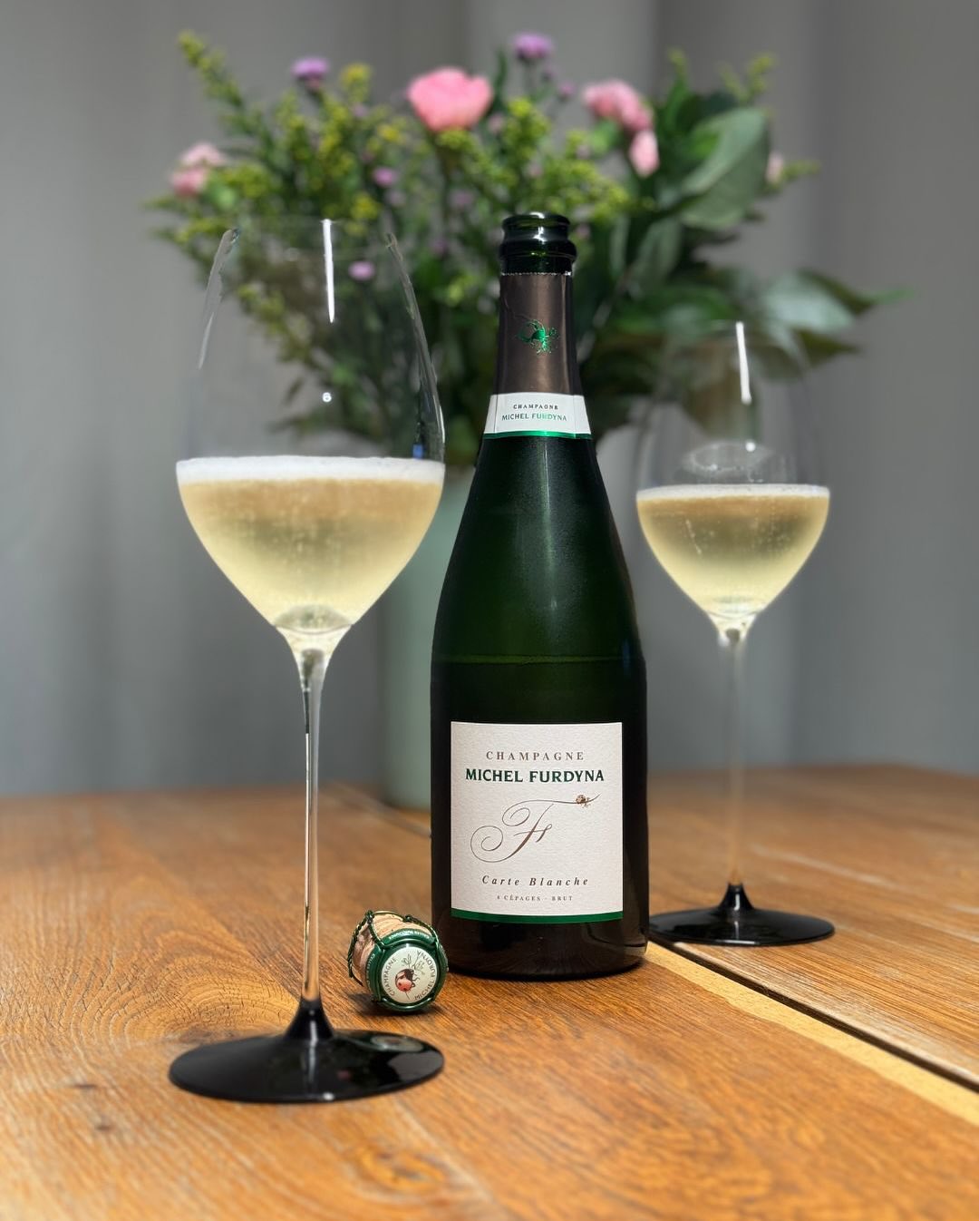 @champagnemichelfurdyna – Carte Blanche – 4 Cépages - Brut. Ein Glas für alle Fälle – und für Rebsortenfreunde ein kleines Highlight: Denn der Carte Blanche ist eine Cuvée aus v… (7)