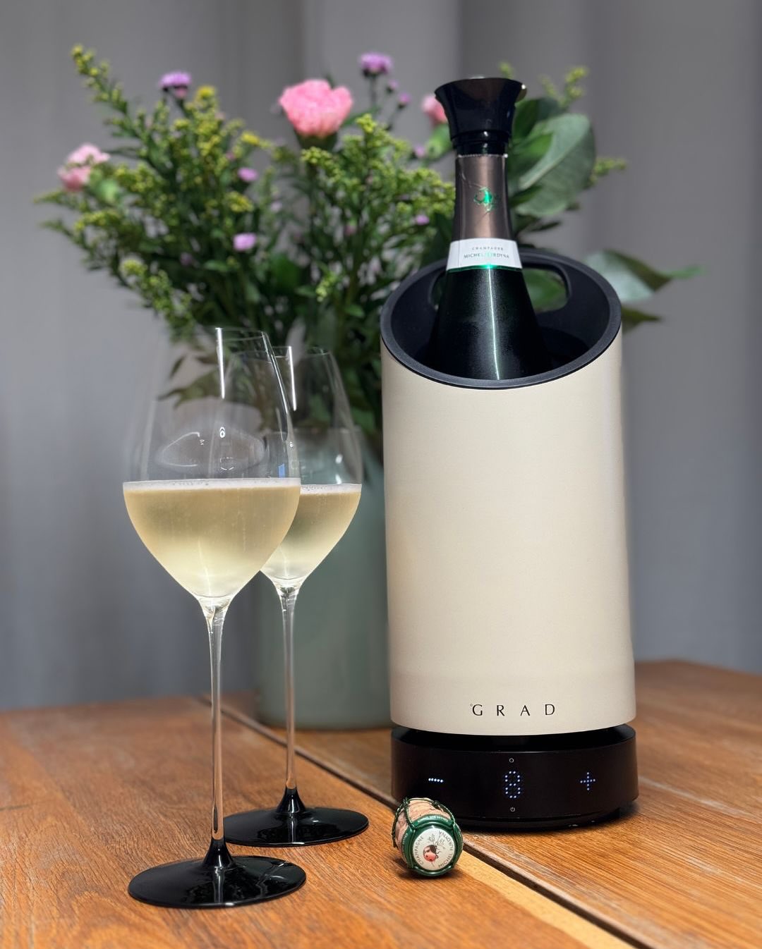 @champagnemichelfurdyna – Carte Blanche – 4 Cépages - Brut. Ein Glas für alle Fälle – und für Rebsortenfreunde ein kleines Highlight: Denn der Carte Blanche ist eine Cuvée aus v… (8)