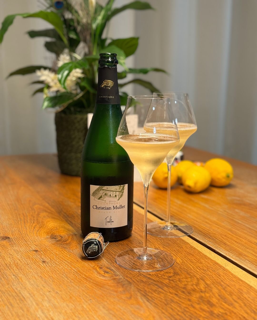 @champagnechristianmuller – Tradition – Grand Cru. Wie der Name schon sagt: Diese Cuvée steht für die Tradition der Champagne. Erzeugt aus 30 verschiedenen Parzellen in Maill… (1)