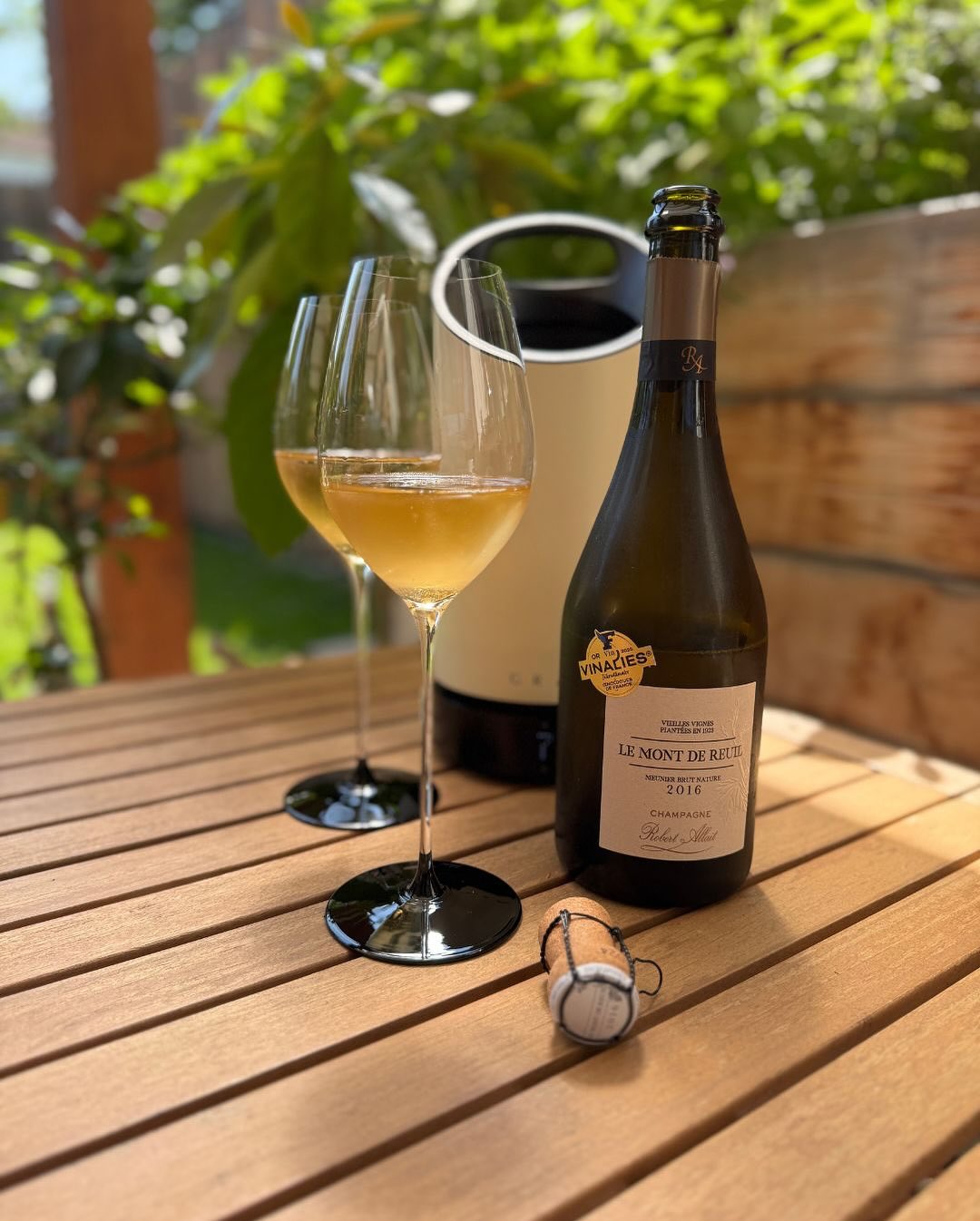 @champagnerobertallait – Le Mont de Reuil 2016 Ein Champagner, den ich inzwischen in drei ganz unterschiedlichen Settings probiert habe – und jedes Mal war’s auf seine Art stimm… (1)