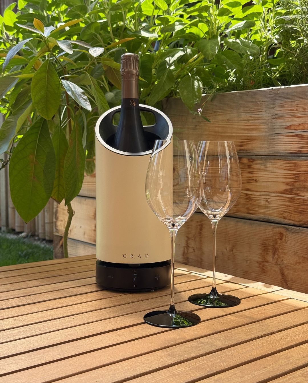 @champagnerobertallait – Le Mont de Reuil 2016 Ein Champagner, den ich inzwischen in drei ganz unterschiedlichen Settings probiert habe – und jedes Mal war’s auf seine Art stimm… (3)