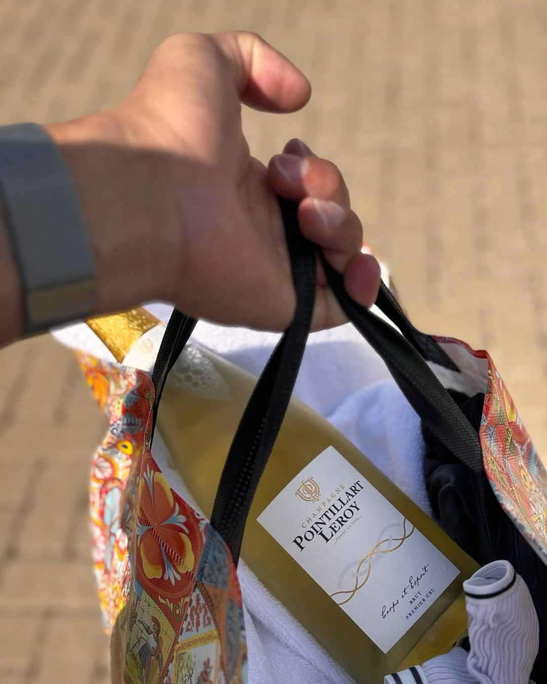 Ich hatte das gar nicht geplant – aber tatsächlich ist seit dem 5. August kein neuer Post mehr online gegangen. Champagner getrunken? Ja. Fotos gemacht? Auch. Aber irgendwie hat… (3)