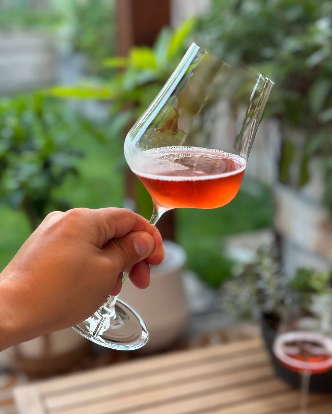 Gestern geöffnet: Mont Martin Rosé 2020 von @nicolasmaillart – ein Premier Cru aus Villers Allerand mit feiner Farbe, klarer Struktur und intensiver Frische. Doch beim Blick auf… (9)